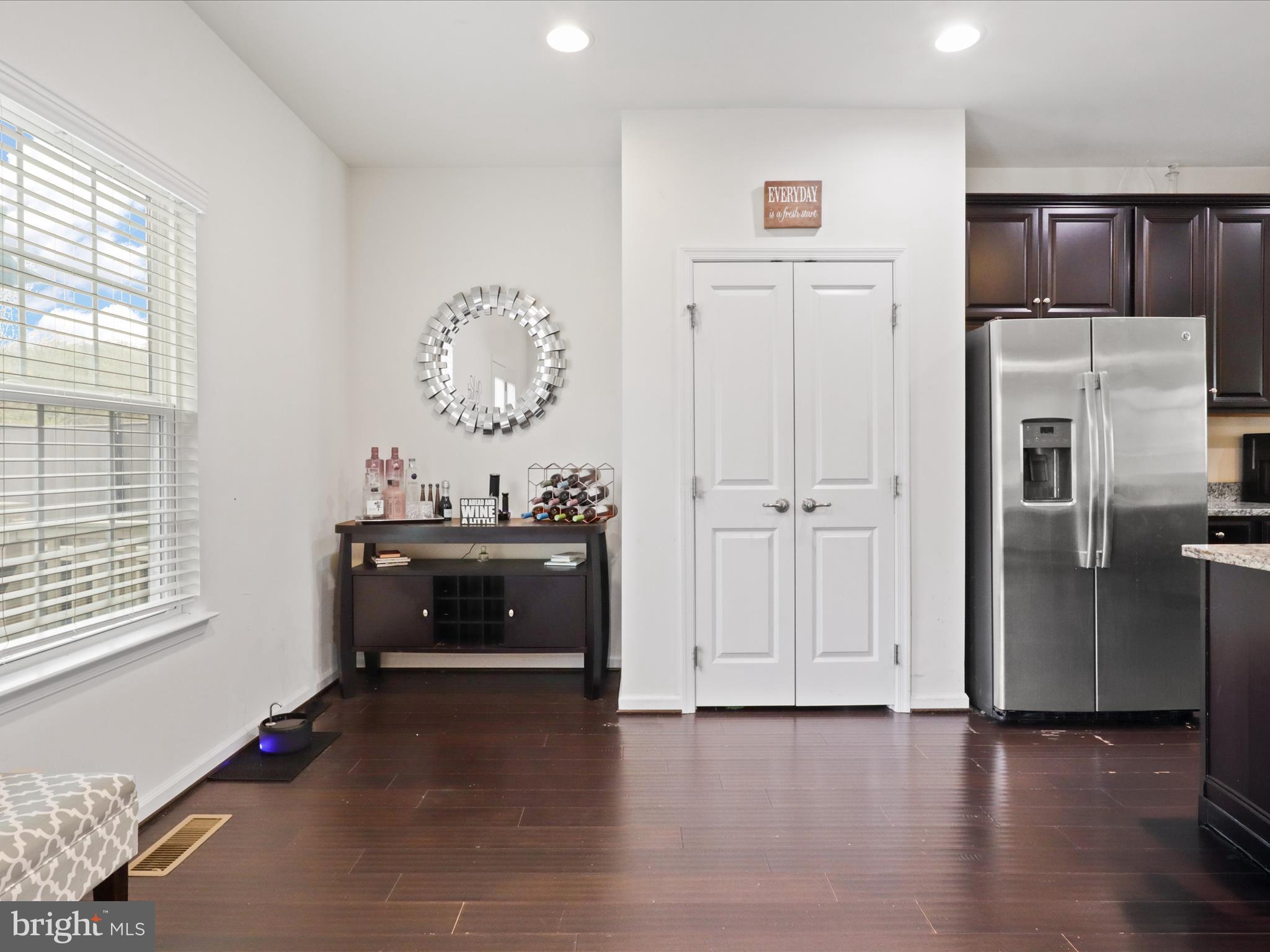 THE PARK AT ADDISON METRO - Residential