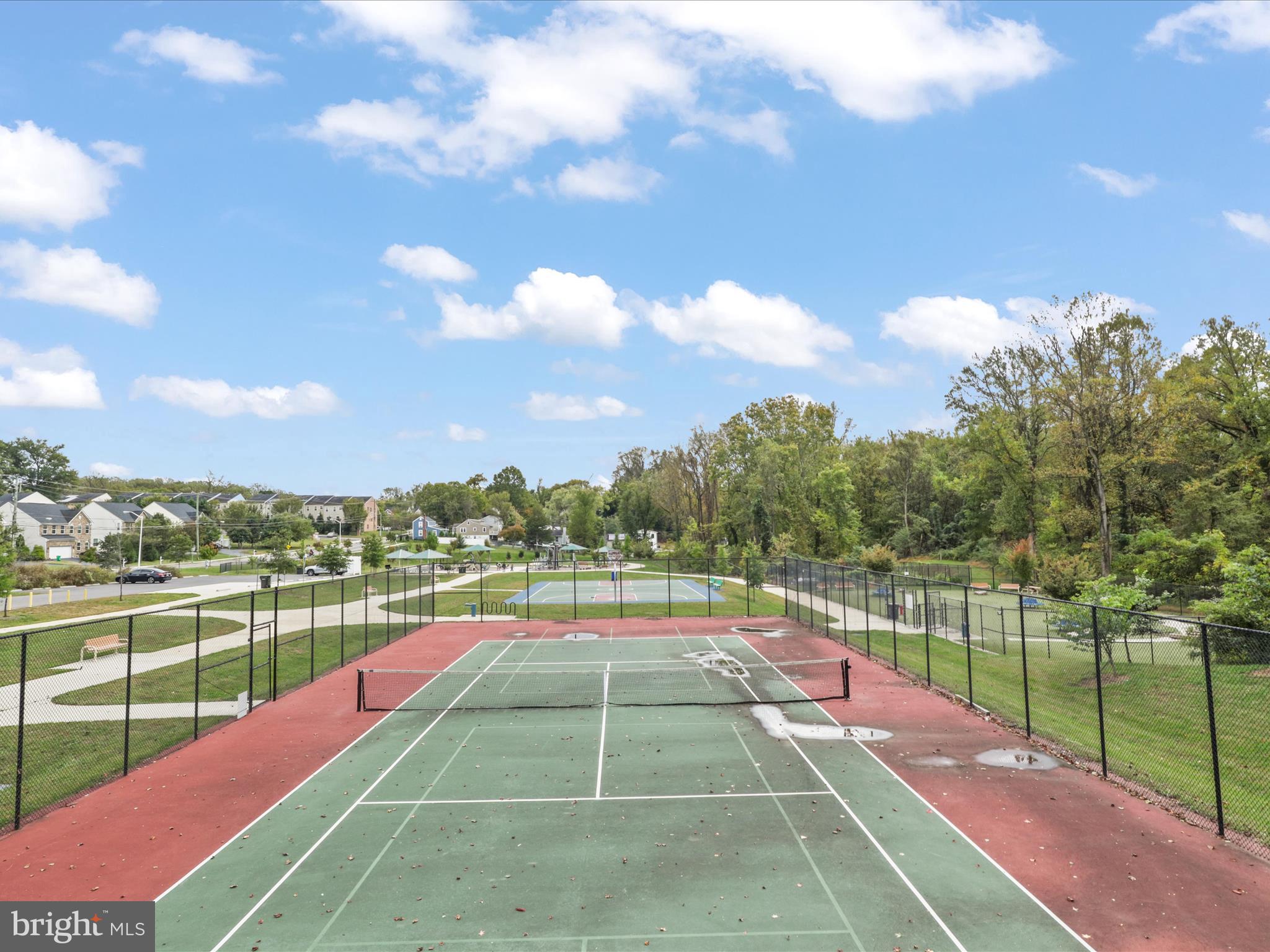 THE PARK AT ADDISON METRO - Residential