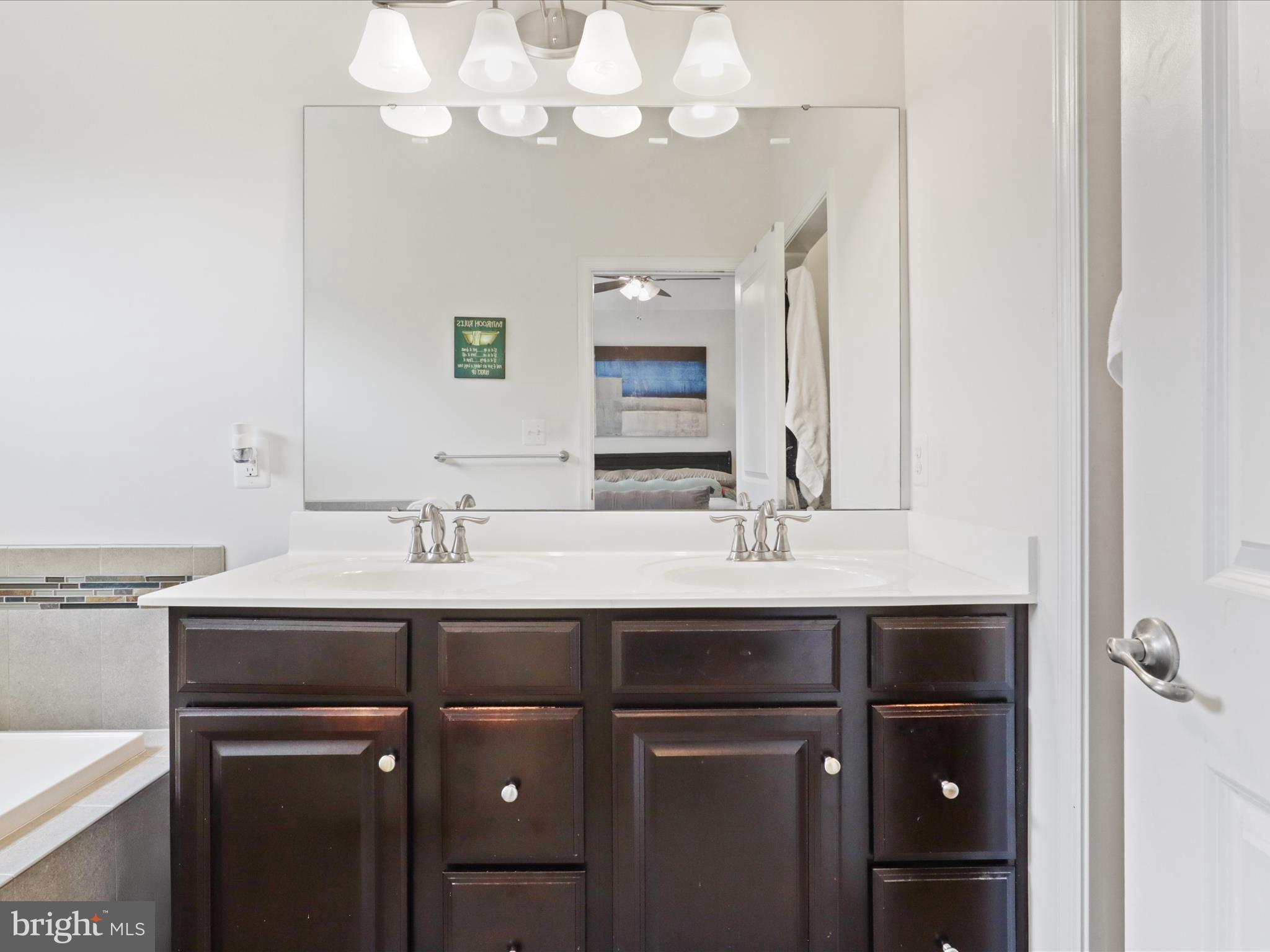 THE PARK AT ADDISON METRO - Residential