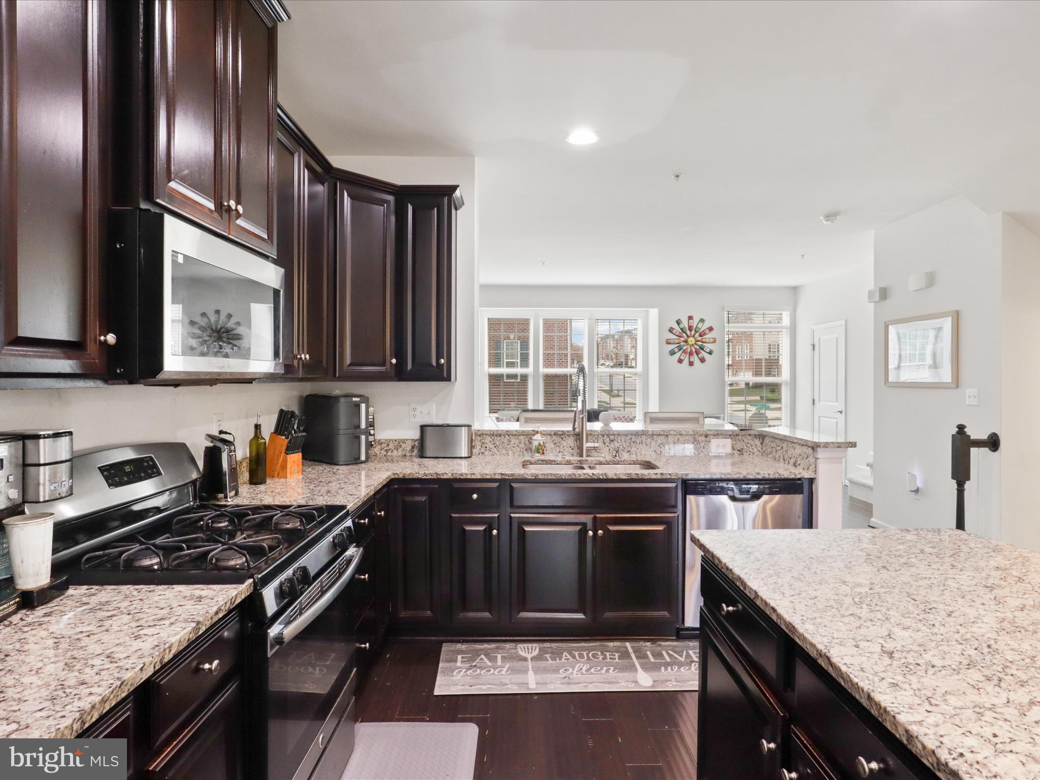 THE PARK AT ADDISON METRO - Residential