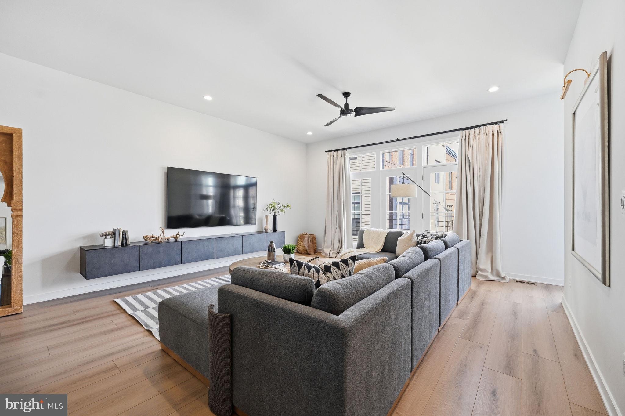 METRO WALK AT MOOREFIELD STATION - Residential