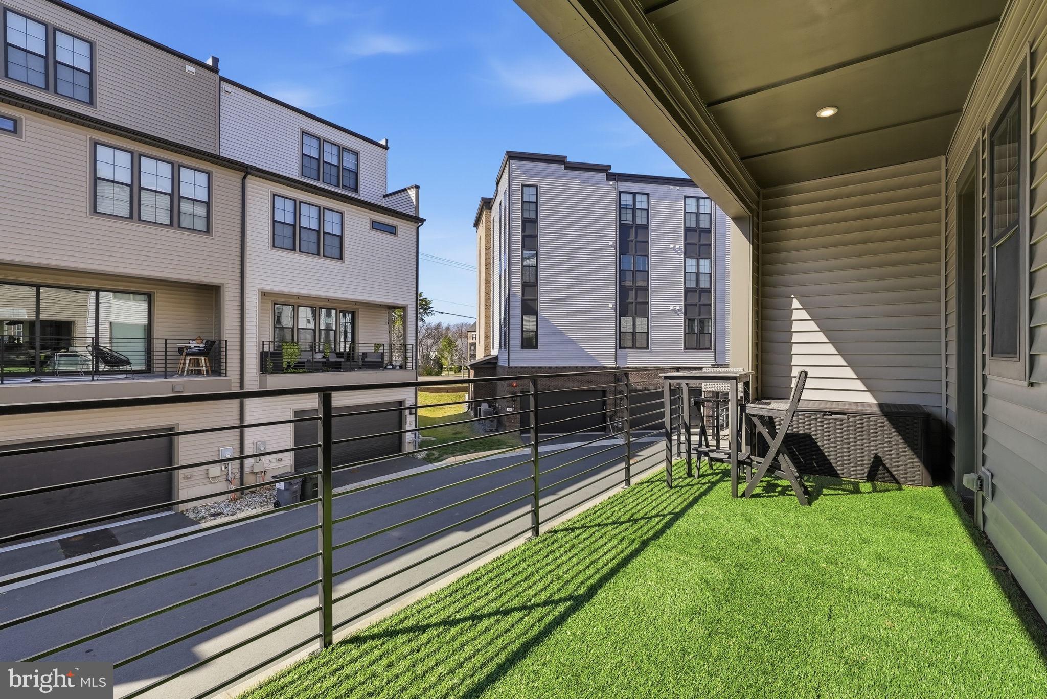 METRO WALK AT MOOREFIELD STATION - Residential