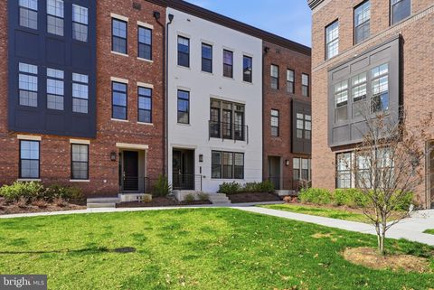 Photo of 43403 Fifeville Square, ASHBURN, VA 20148 (MLS # VALO2117934)