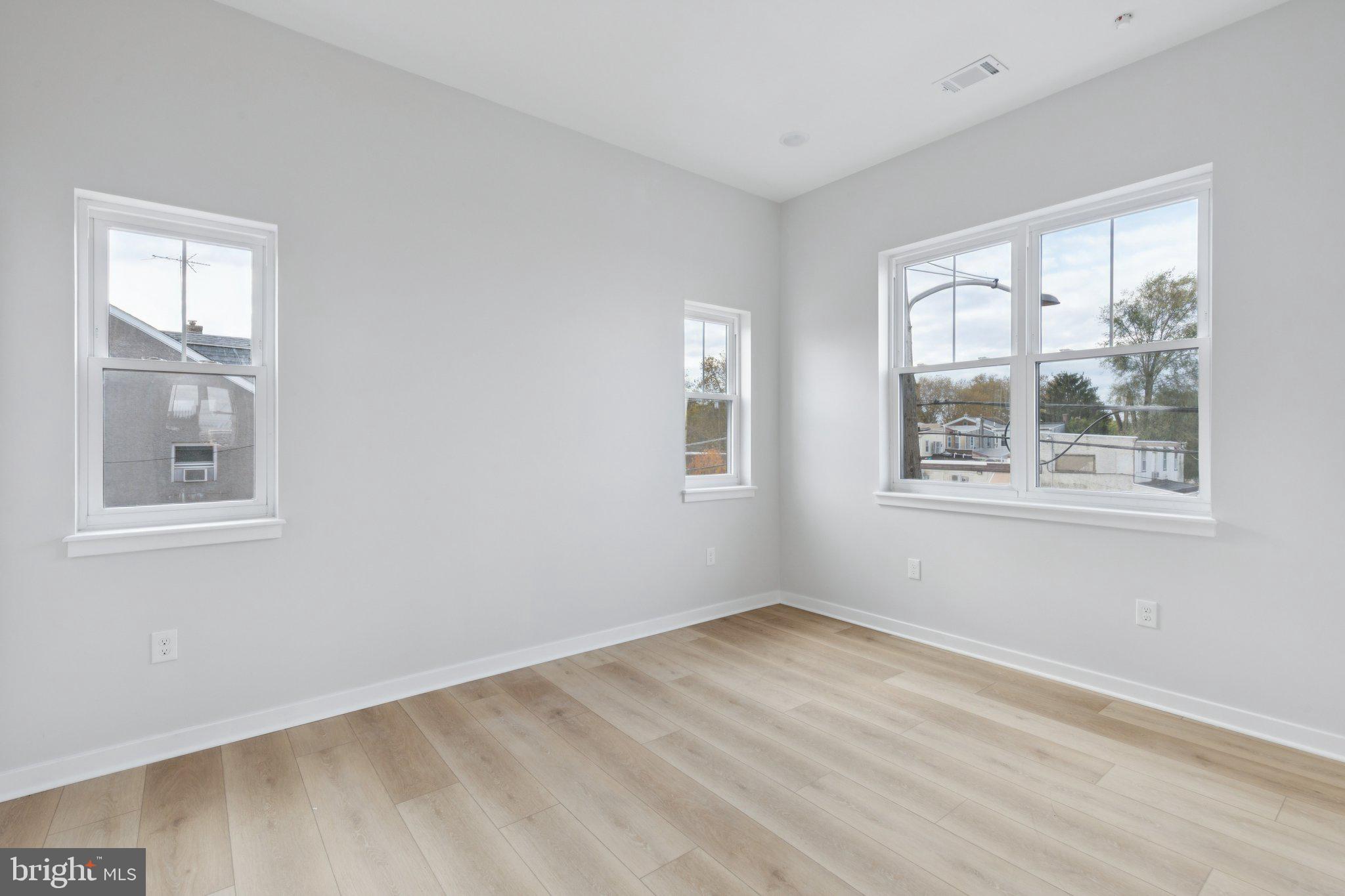 BRIDESBURG - Residential