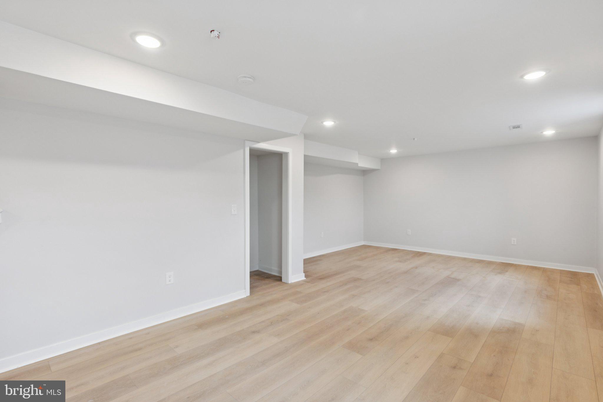 BRIDESBURG - Residential