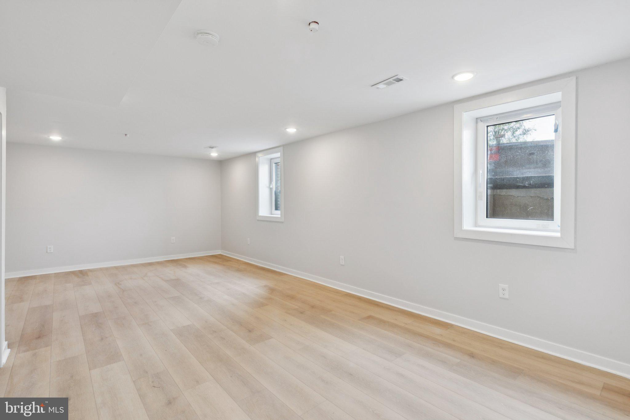 BRIDESBURG - Residential