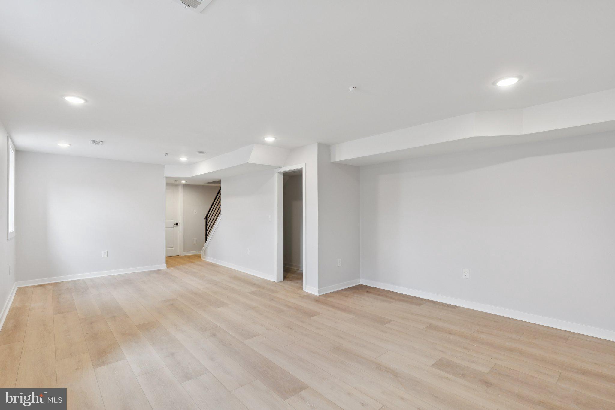 BRIDESBURG - Residential