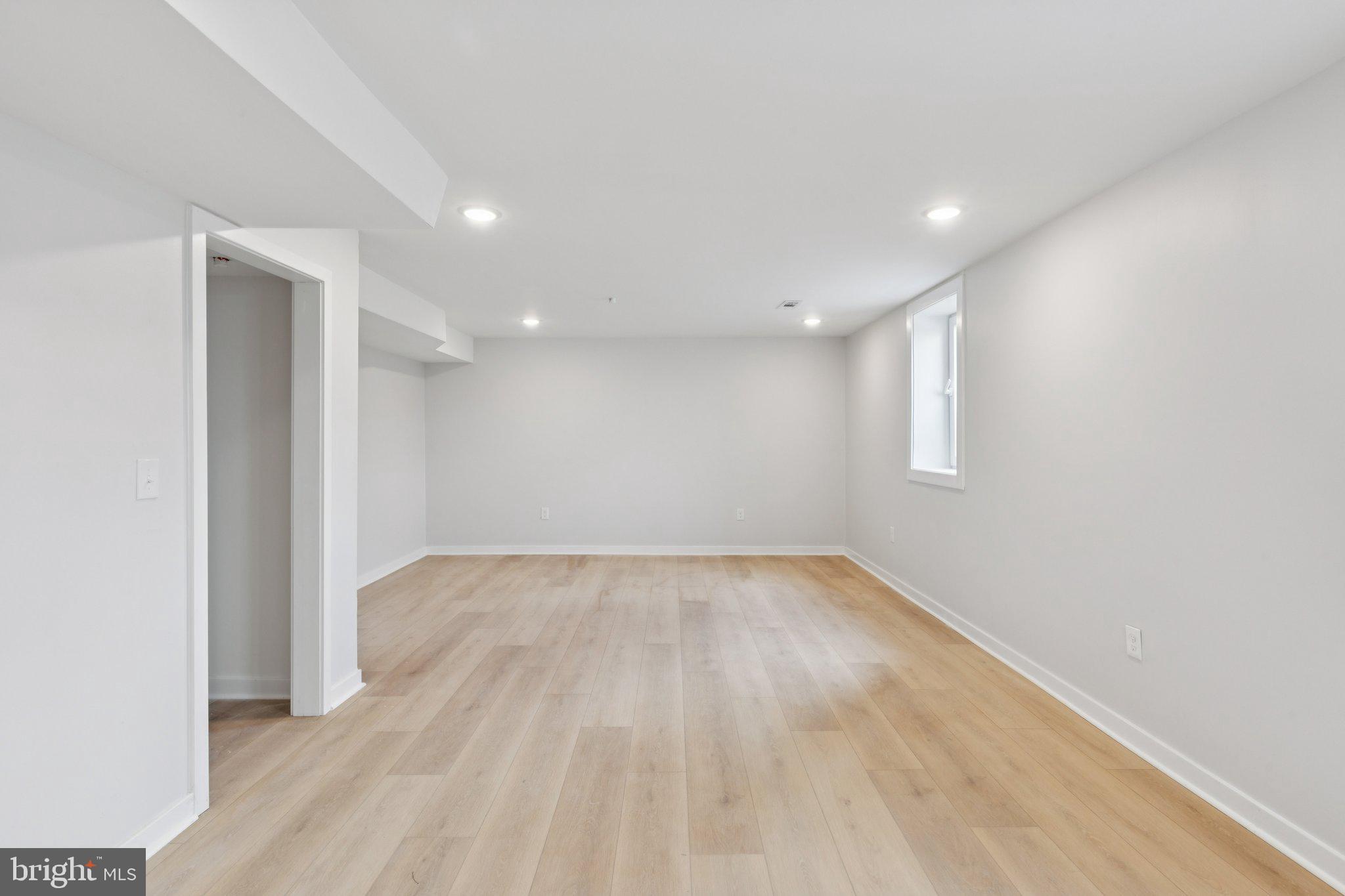 BRIDESBURG - Residential