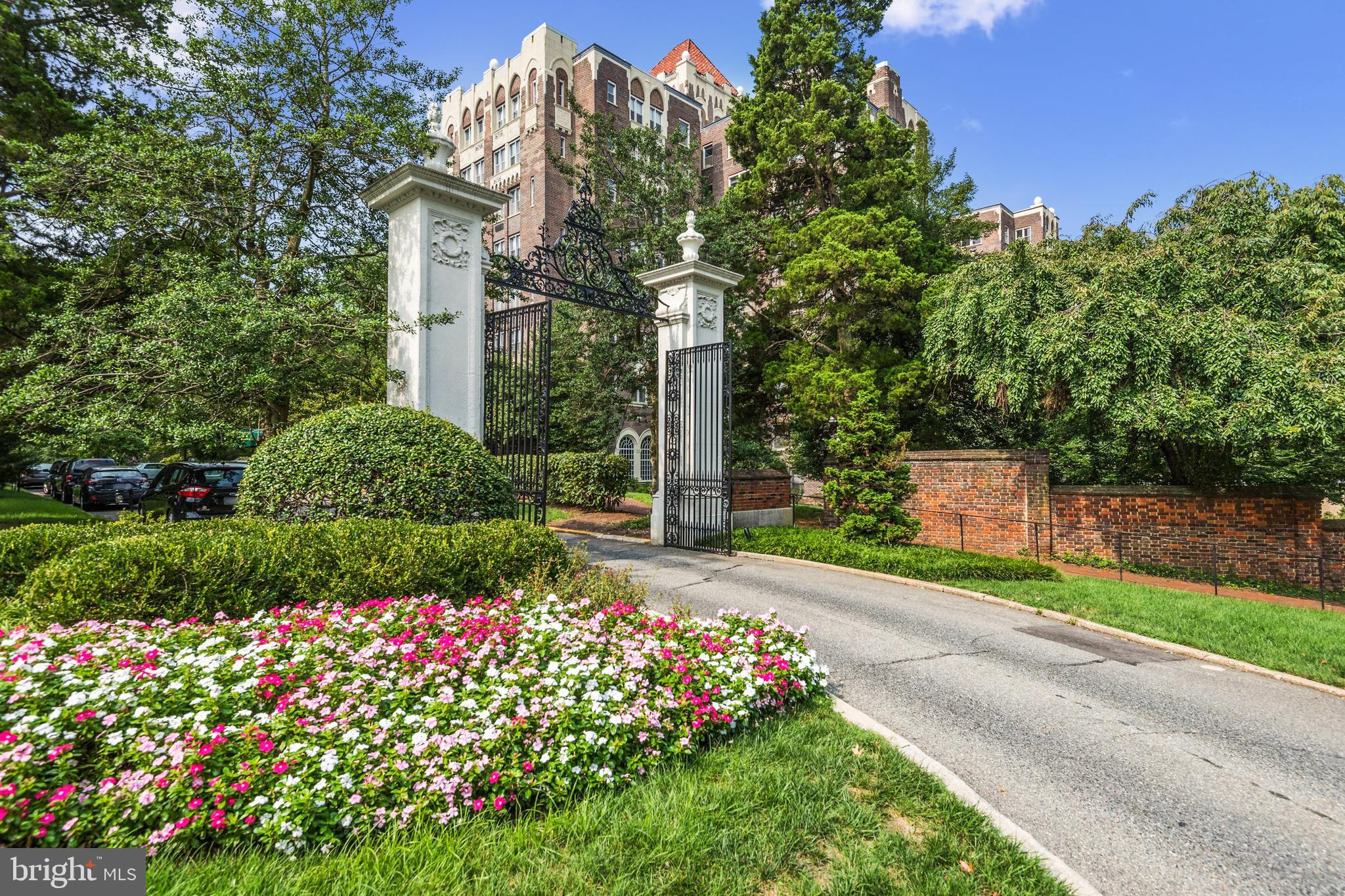 3900 CATHEDRAL AVENUE NW 301A