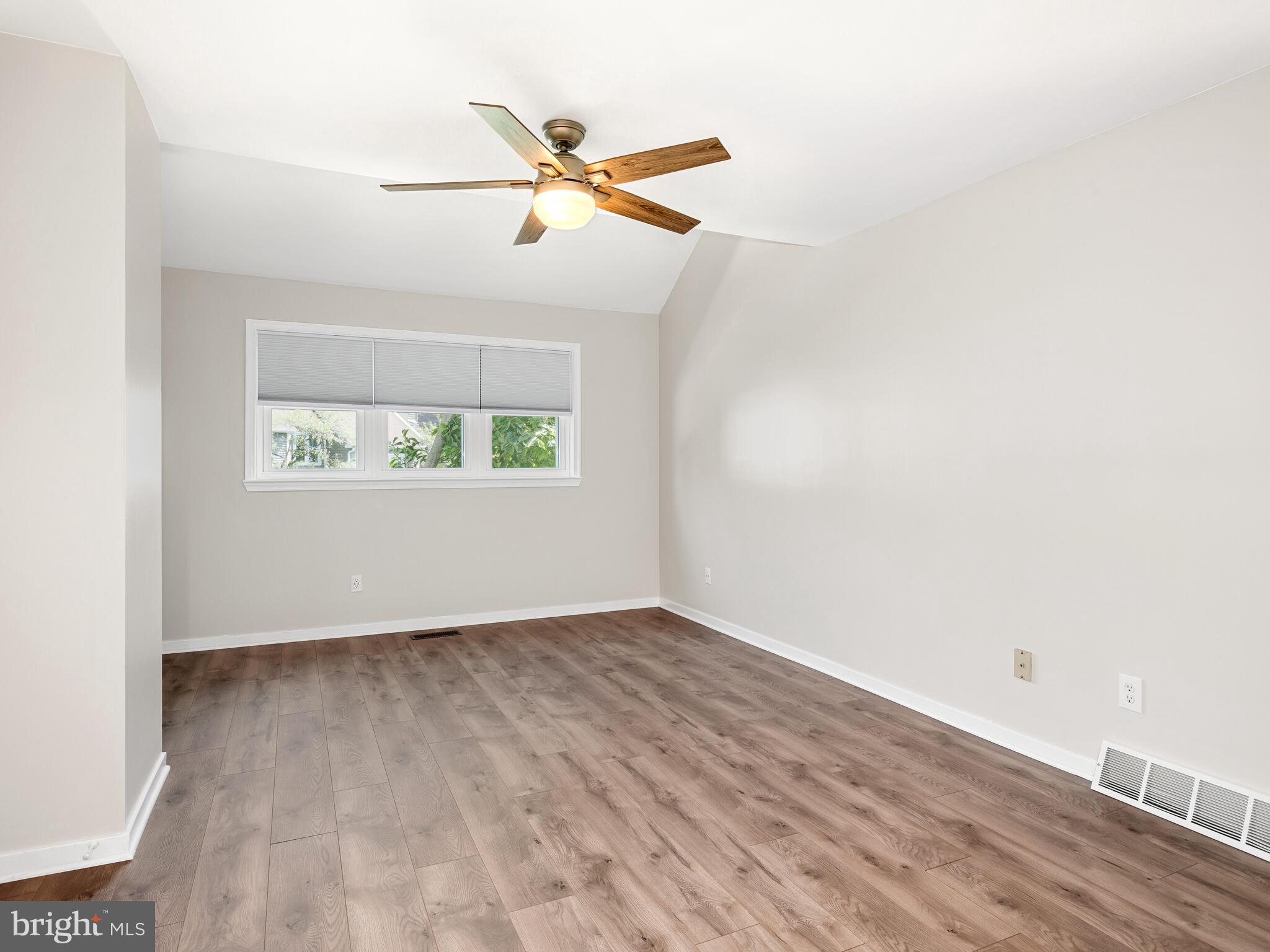 LIONGATE - Residential Lease