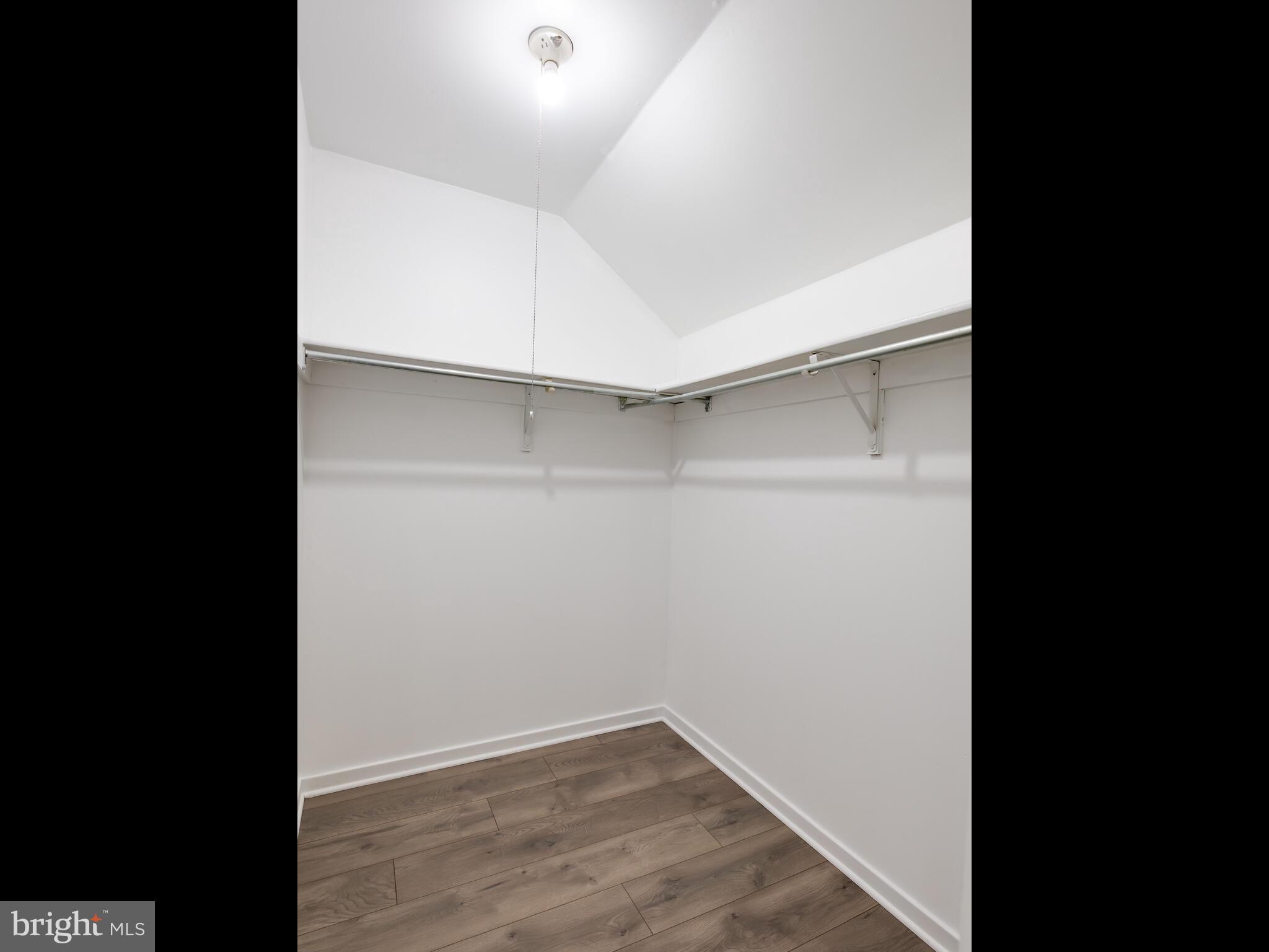 LIONGATE - Residential Lease