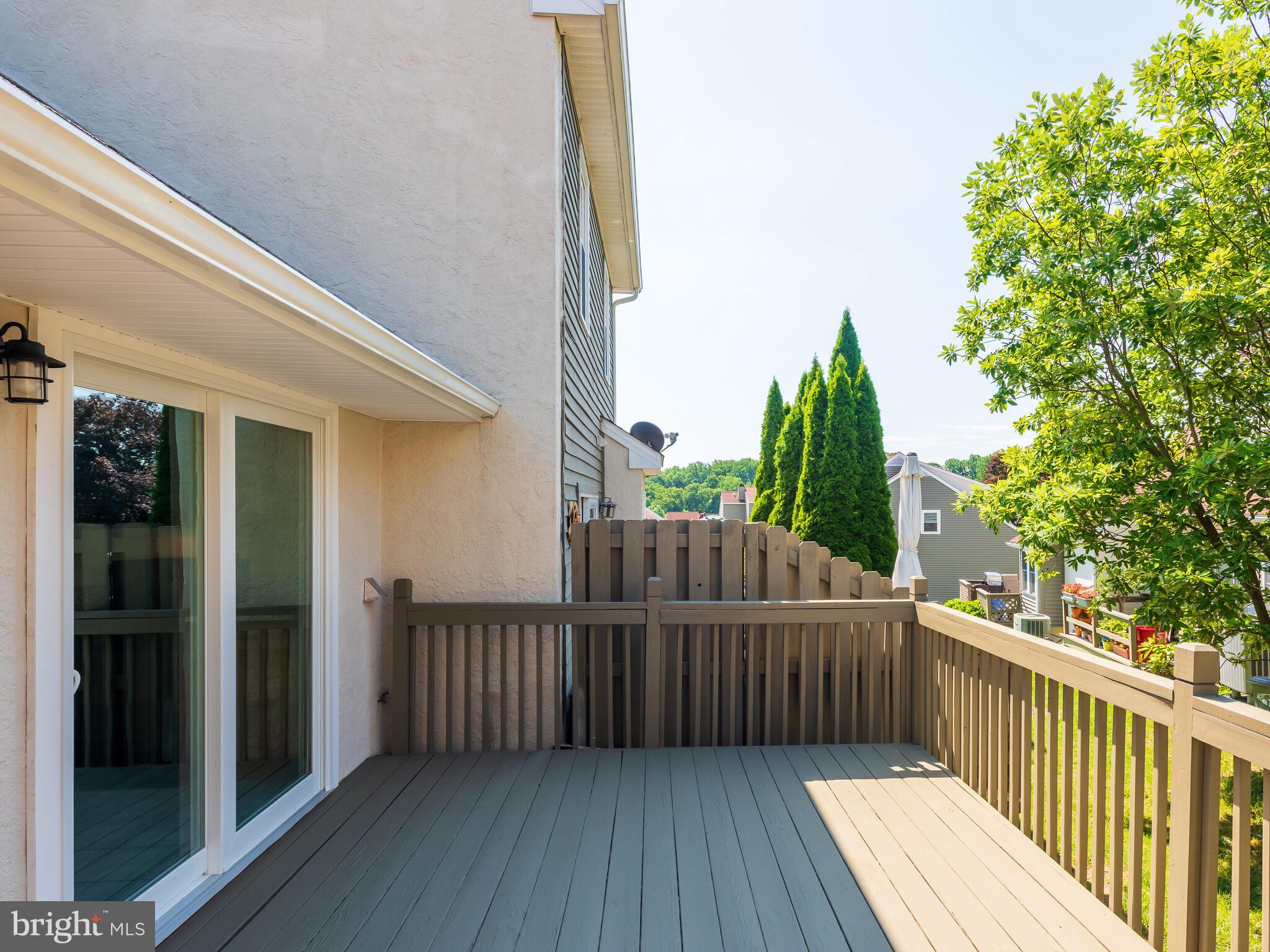 LIONGATE - Residential Lease