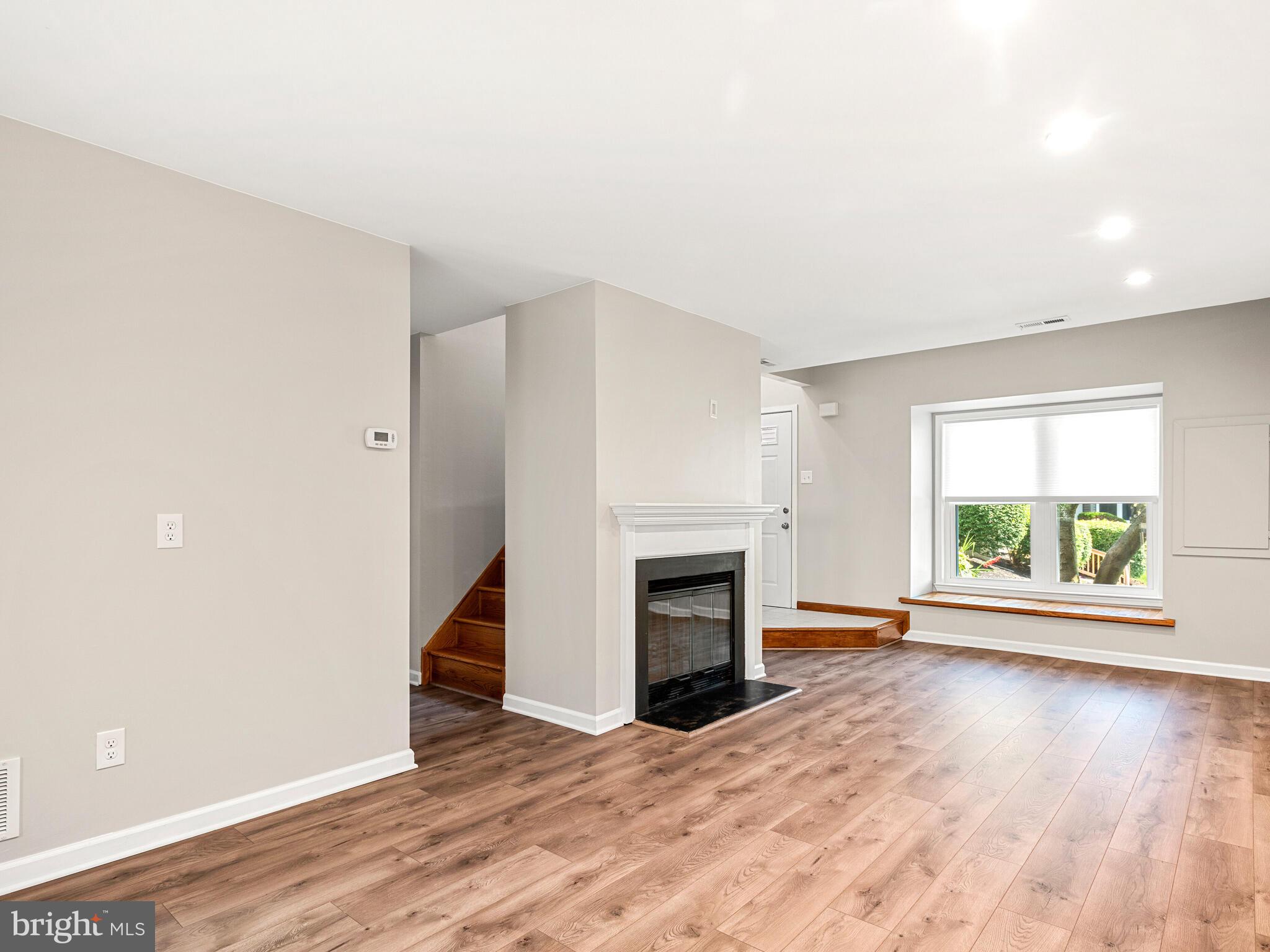 LIONGATE - Residential Lease