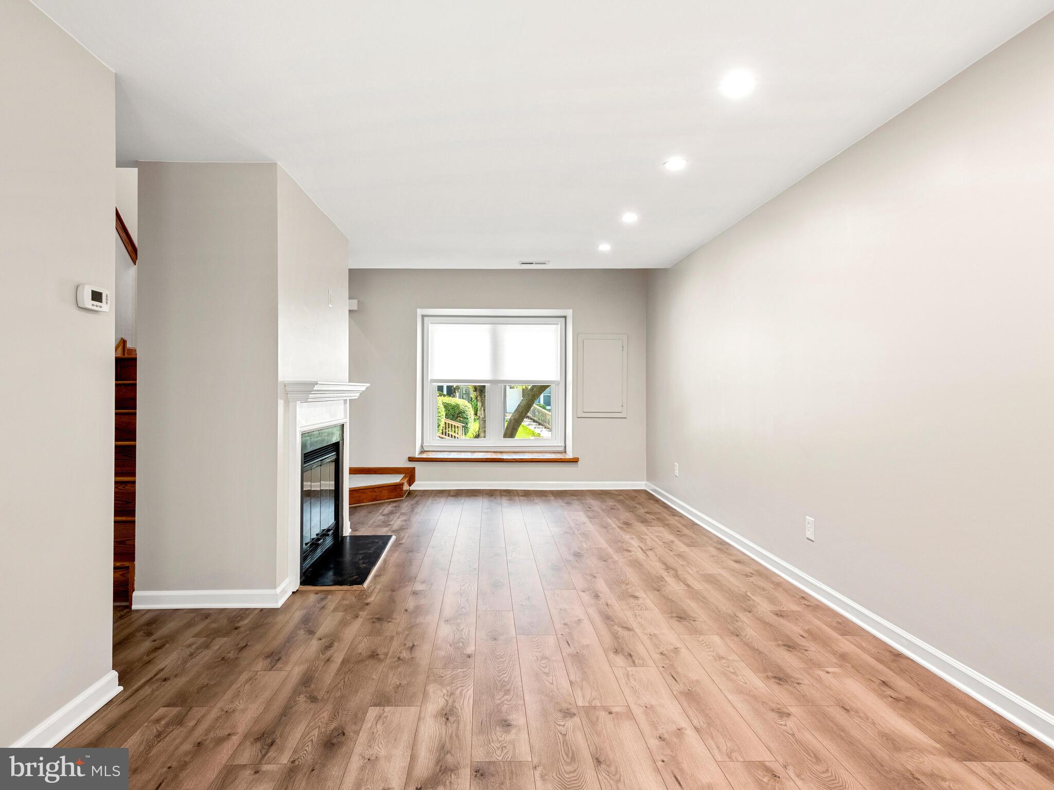 LIONGATE - Residential Lease