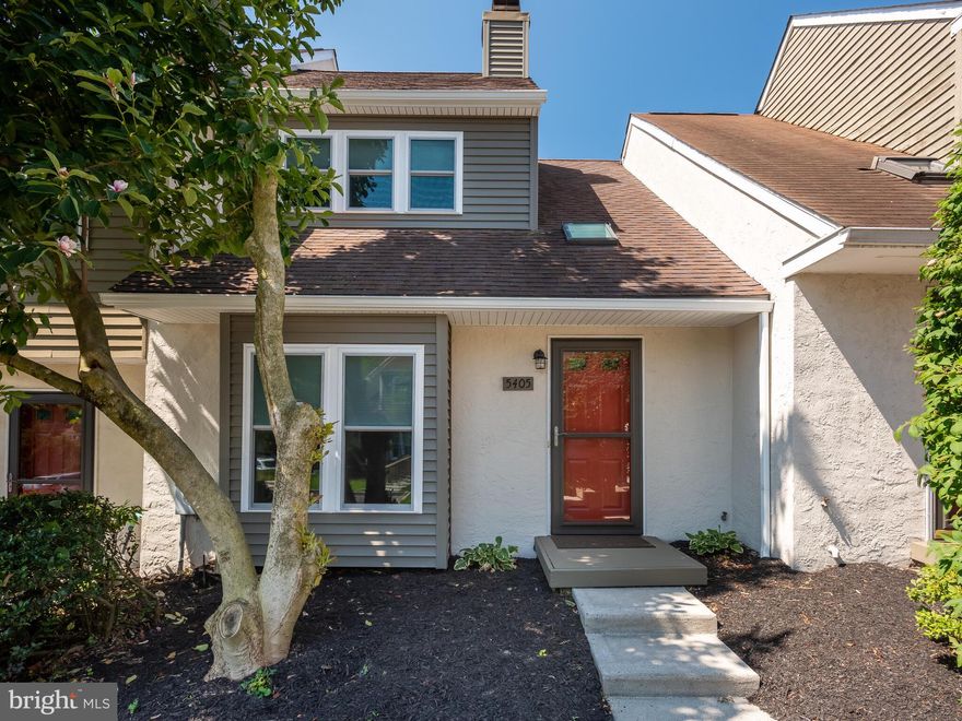 Are you looking for a recently updated move-in ready 2-bedroom, 2-bathroom townhome in
the highly sought- after Downingtown Area School District? This hidden gem is located in the
desirable, well-manicured community of Liongate in Chester Springs. Upon entry, the living room
is filled with an abundance of natural light calling attention to the large front window, wood-
burning fireplace and hard flooring. Through the living room, this home boasts a spacious,
updated kitchen with granite countertops, skylight, and convenient slider door giving access to
a back deck perfect for grillin’ and chillin’ in the summer months ahead! The first floor is
completed with vaulted ceilings, a large bedroom and a full hall bath. Venture
upstairs to find the spacious primary bedroom with ensuite bathroom and large
walk-in closet, as well as the conveniently located laundry room. Included is a dedicated parking
spot in front of the unit, with plenty of additional parking. Never worry about snow removal and
lawn maintenance, and enjoy use of community center and pool as these are just a few of the
amenities! It is a short drive to major routes including 113, 100, 401, the PA Turnpike, and close to
all your everyday needs such as great restaurants, grocery stores, shopping, train station, and all
that beautiful Chester Springs has to offer! This pristine and nicely updated rental will not last
long…schedule a showing today and make this your new home! Two-year lease required. Animals
considered on a case-by-case basis. Owner pays HOA fee including common area maintenance,
mowing, trash, and sewer. Tenant pays electric, water, cable/internet, and renter’s insurance. First
month’s rent and security deposit due at lease signing.