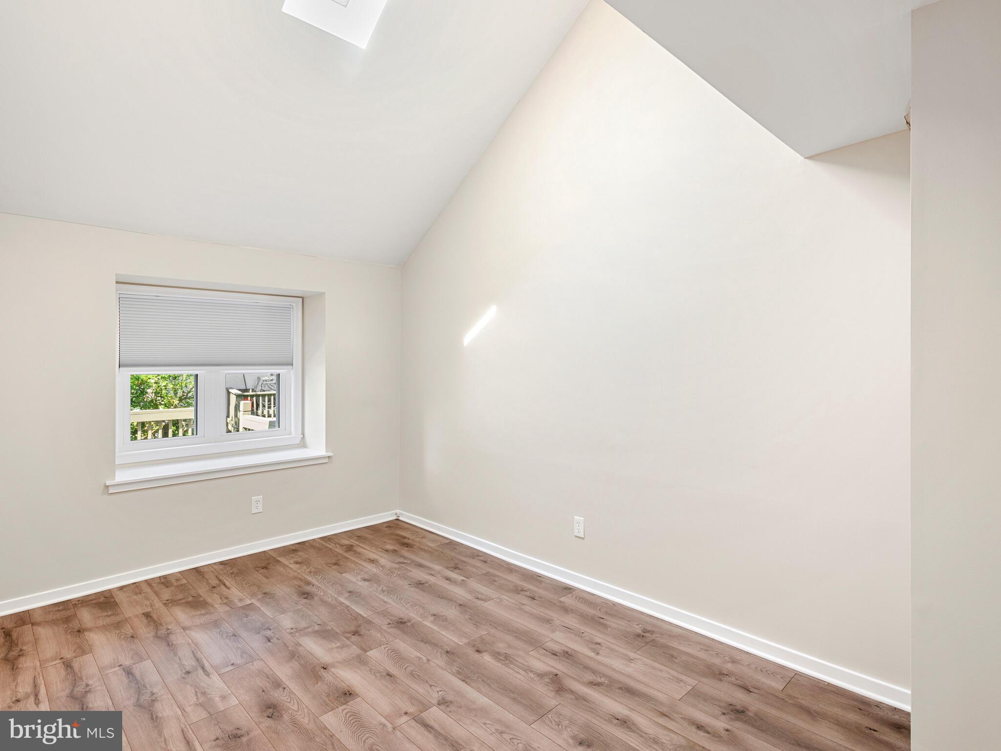 LIONGATE - Residential Lease