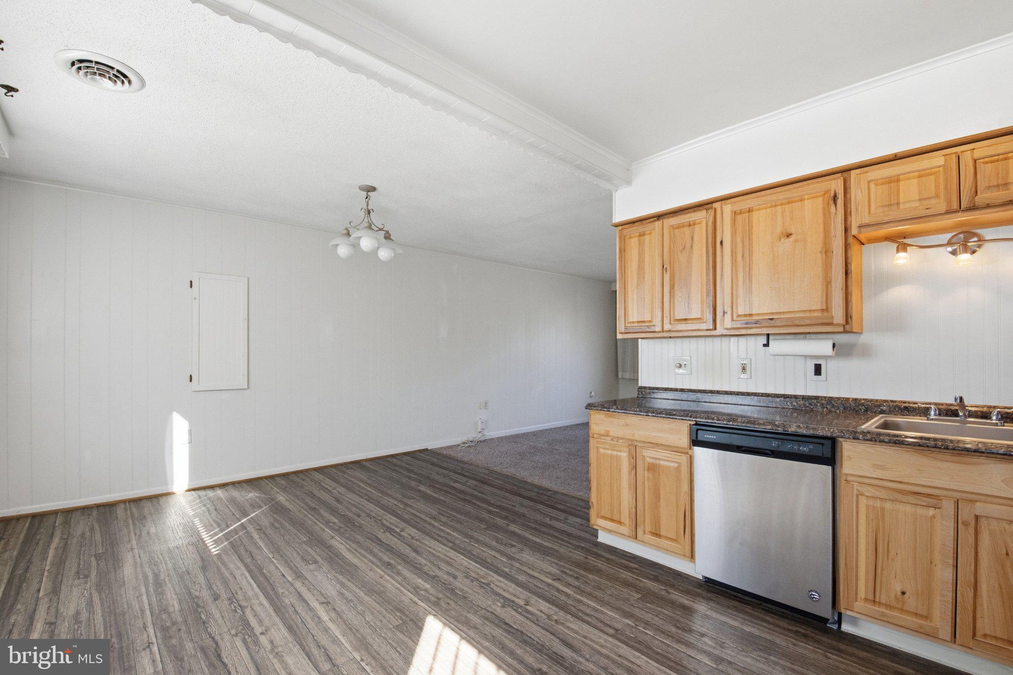 SHADY SIDE - Residential