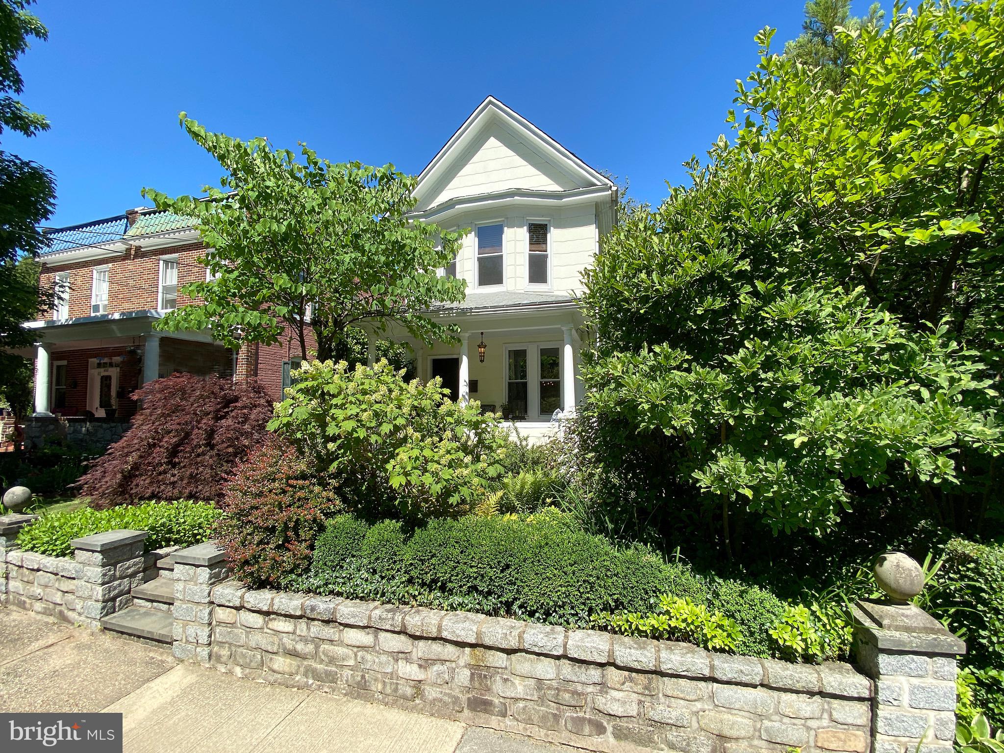 ROLAND PARK - Residential