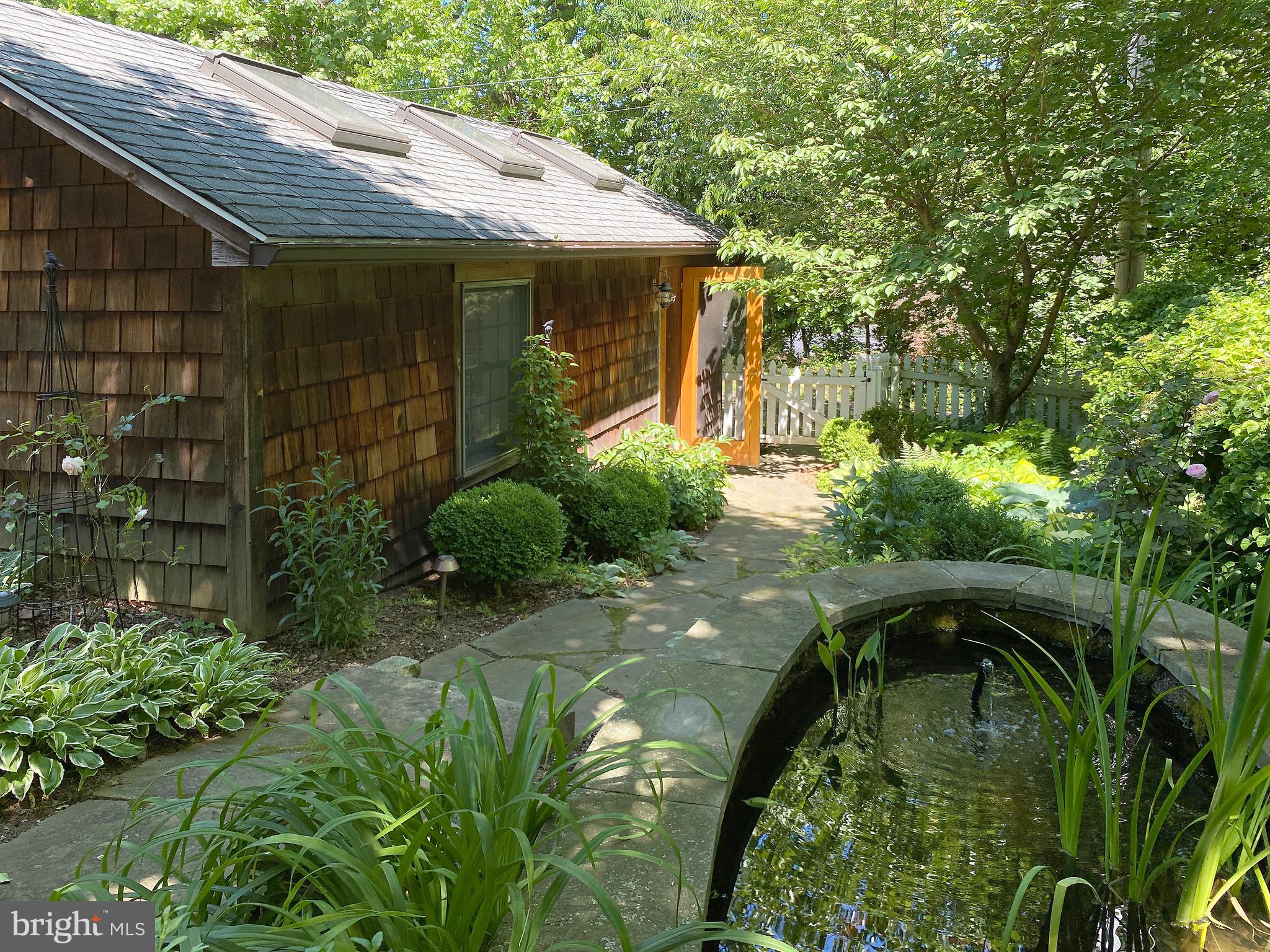 ROLAND PARK - Residential