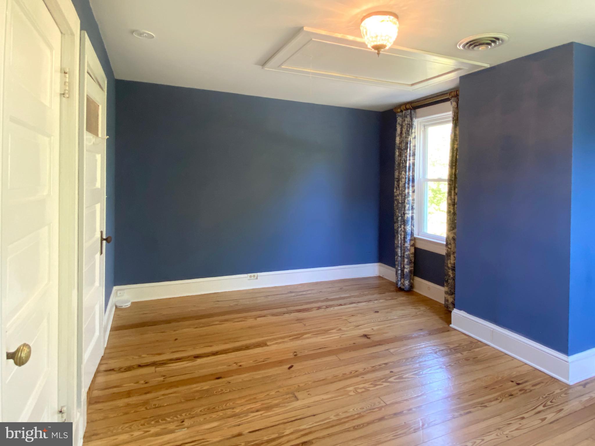 ROLAND PARK - Residential