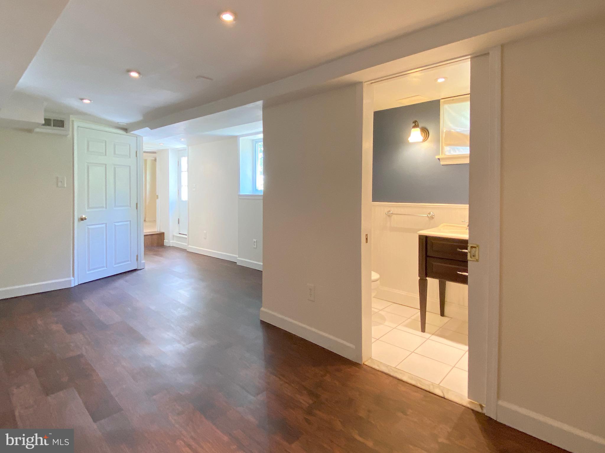 ROLAND PARK - Residential