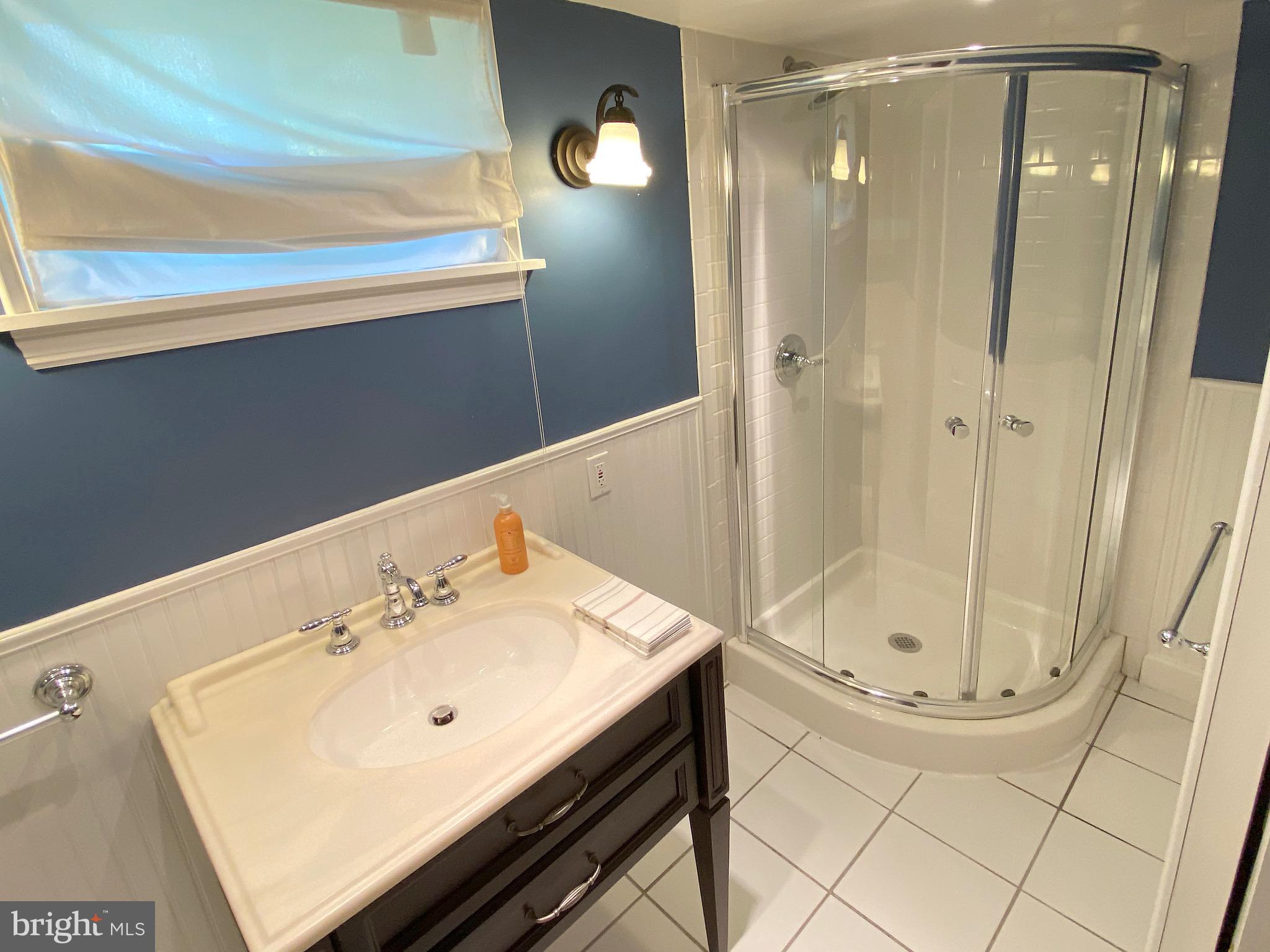 ROLAND PARK - Residential