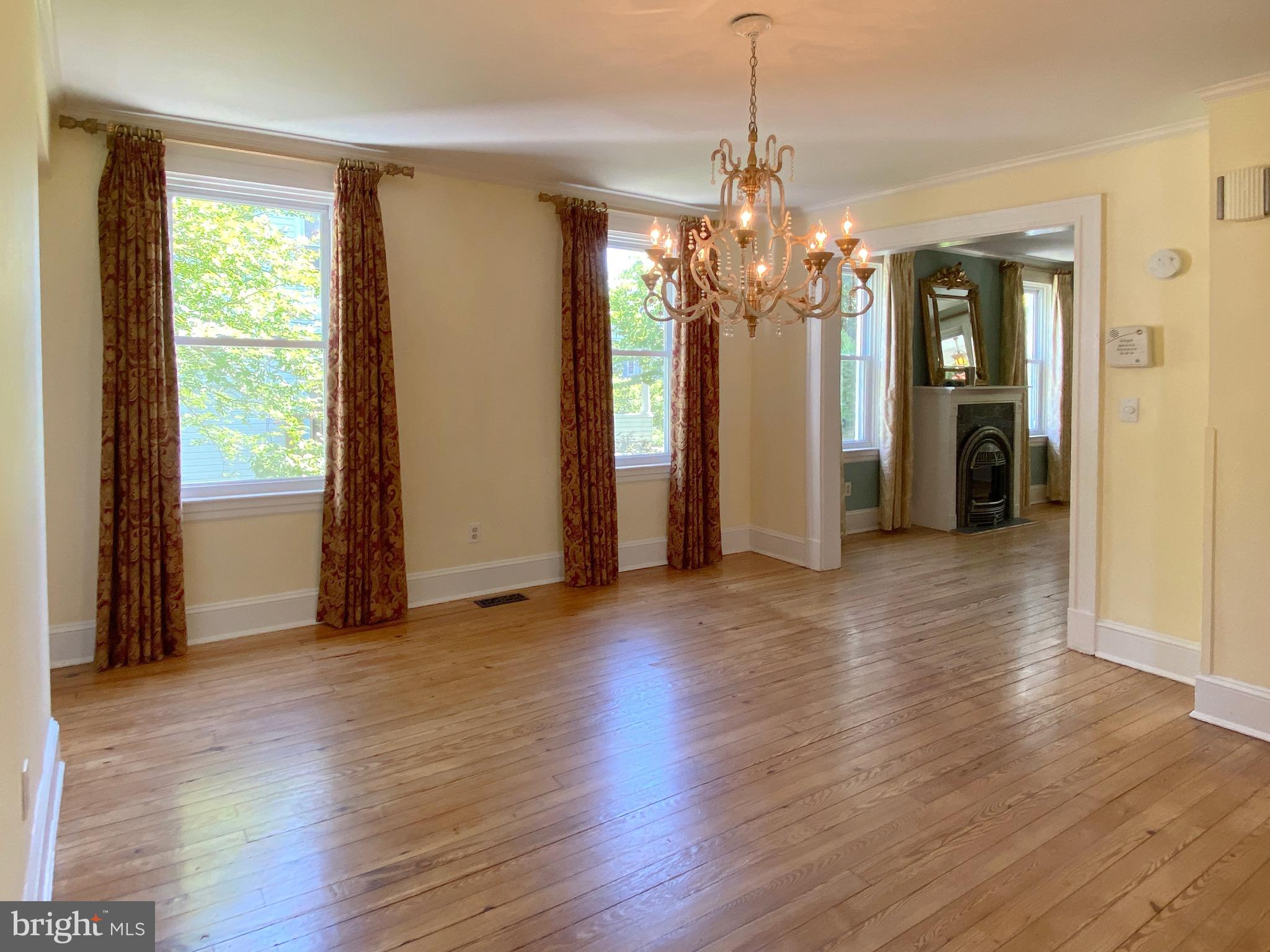 ROLAND PARK - Residential