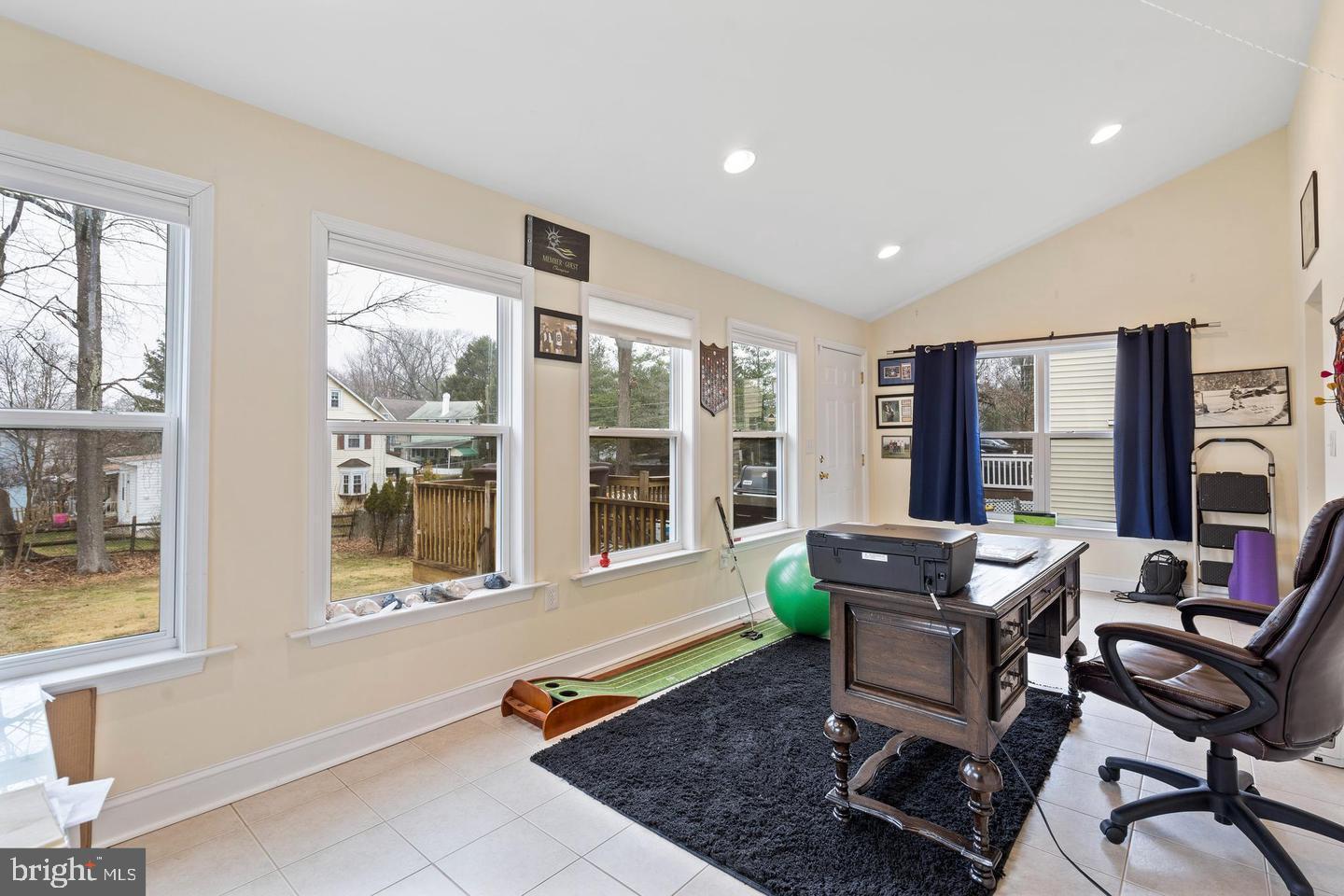 DEEPDALE - Residential Lease