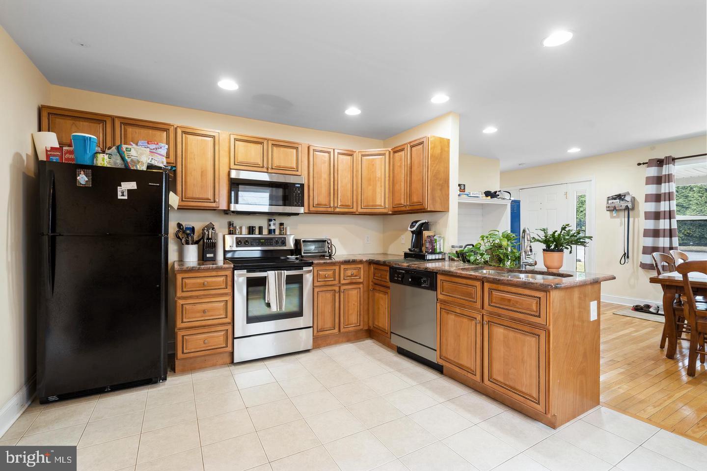 DEEPDALE - Residential Lease