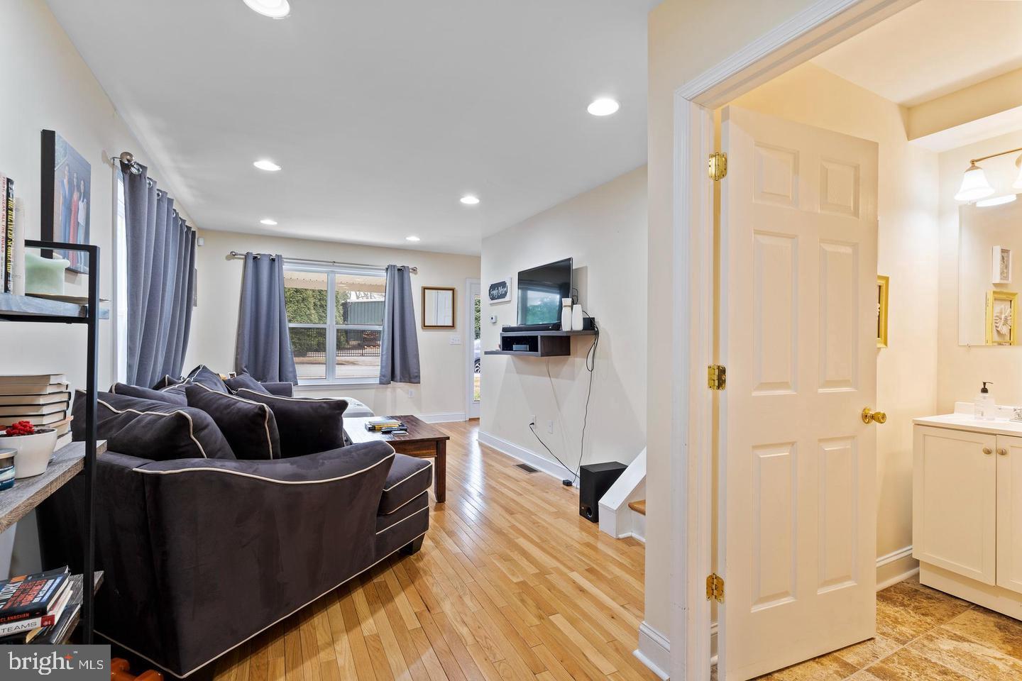 DEEPDALE - Residential Lease