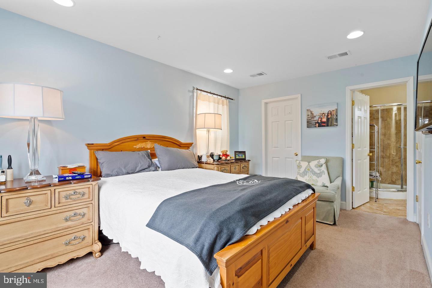 DEEPDALE - Residential Lease