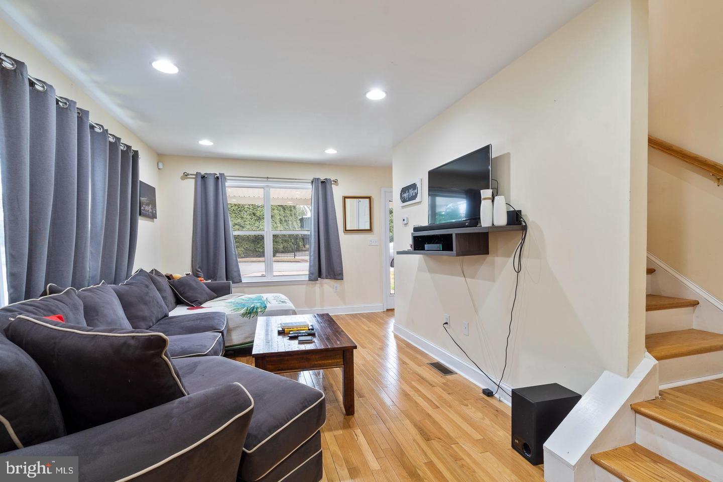 DEEPDALE - Residential Lease