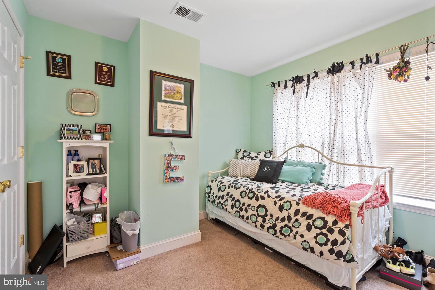 DEEPDALE - Residential Lease