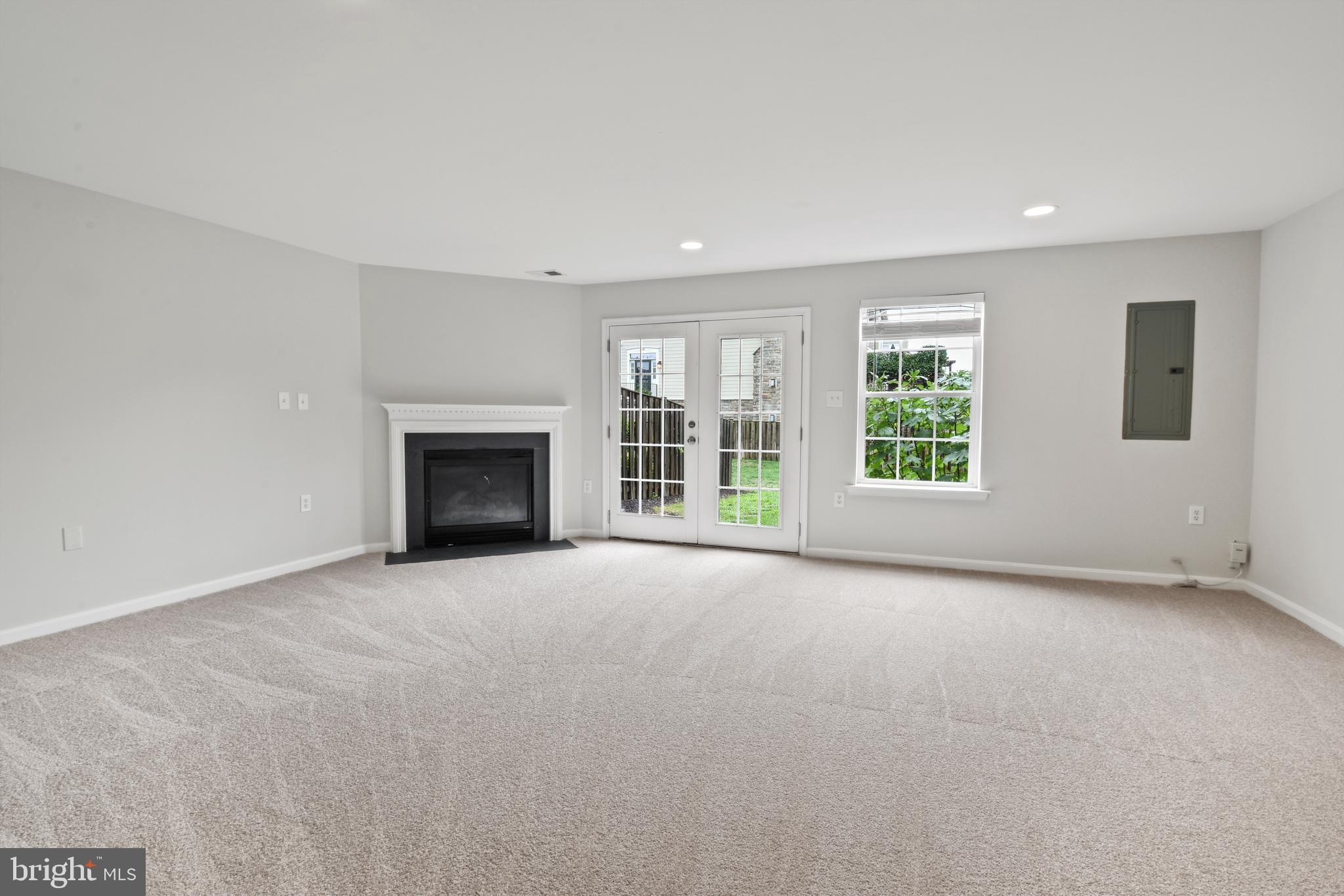 POTOMAC CROSSING - Residential