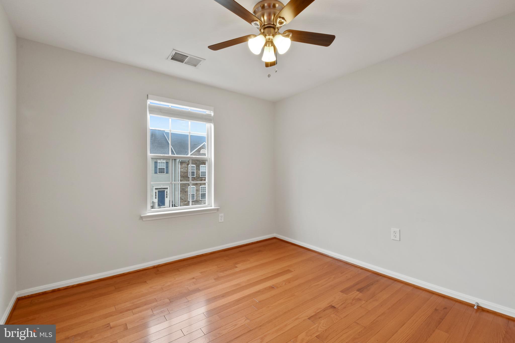 POTOMAC CROSSING - Residential