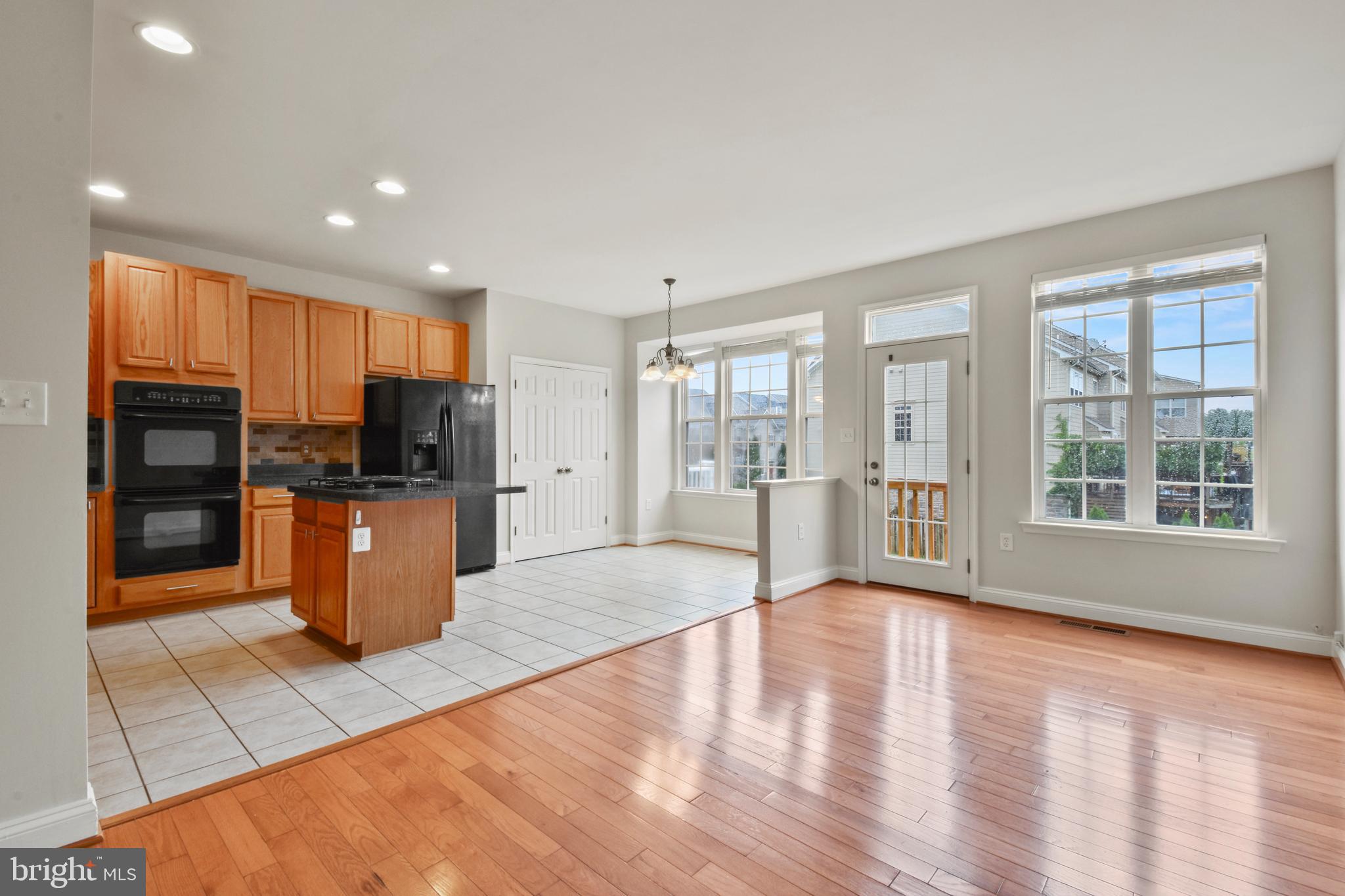 POTOMAC CROSSING - Residential