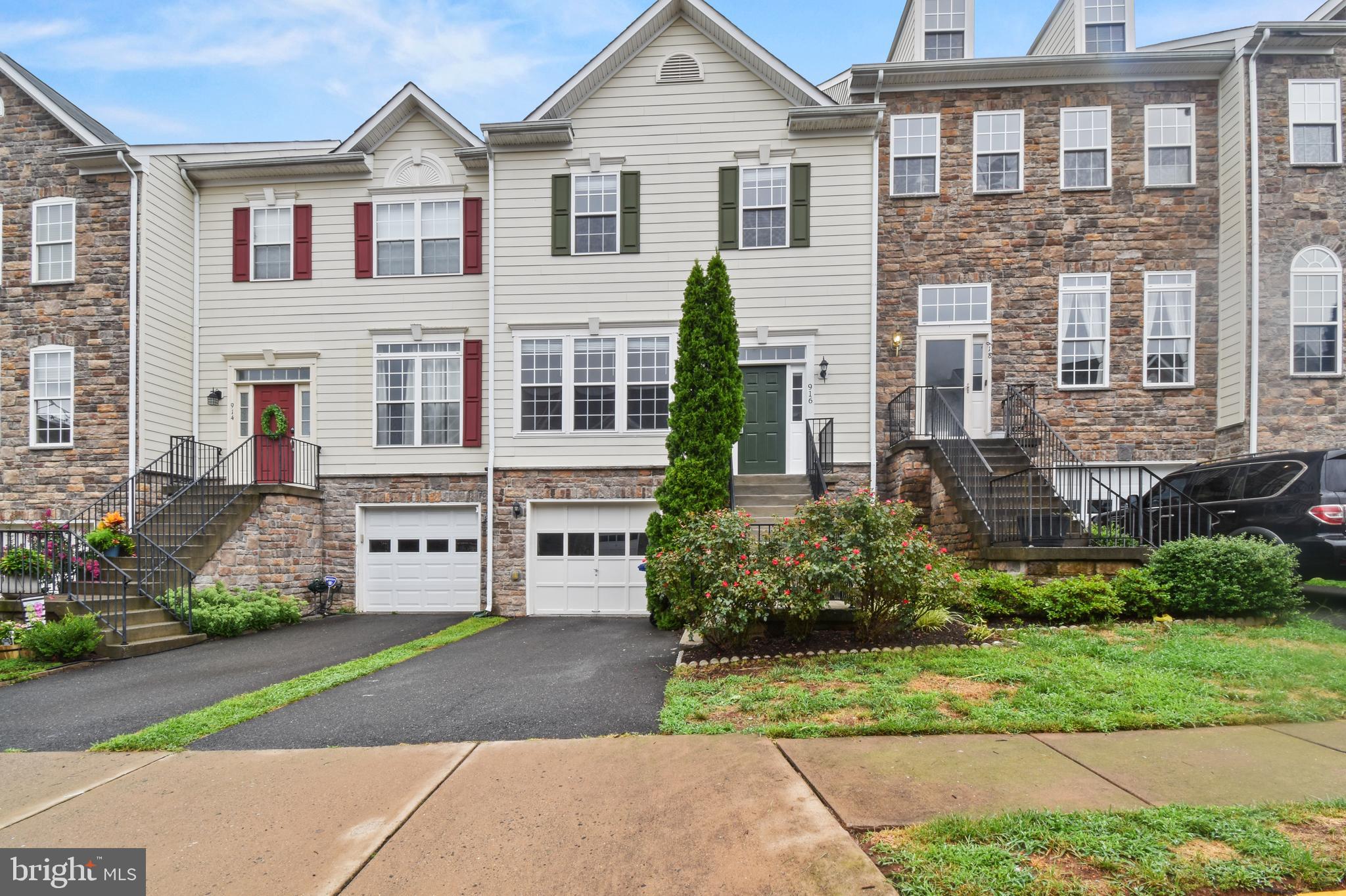 POTOMAC CROSSING - Residential