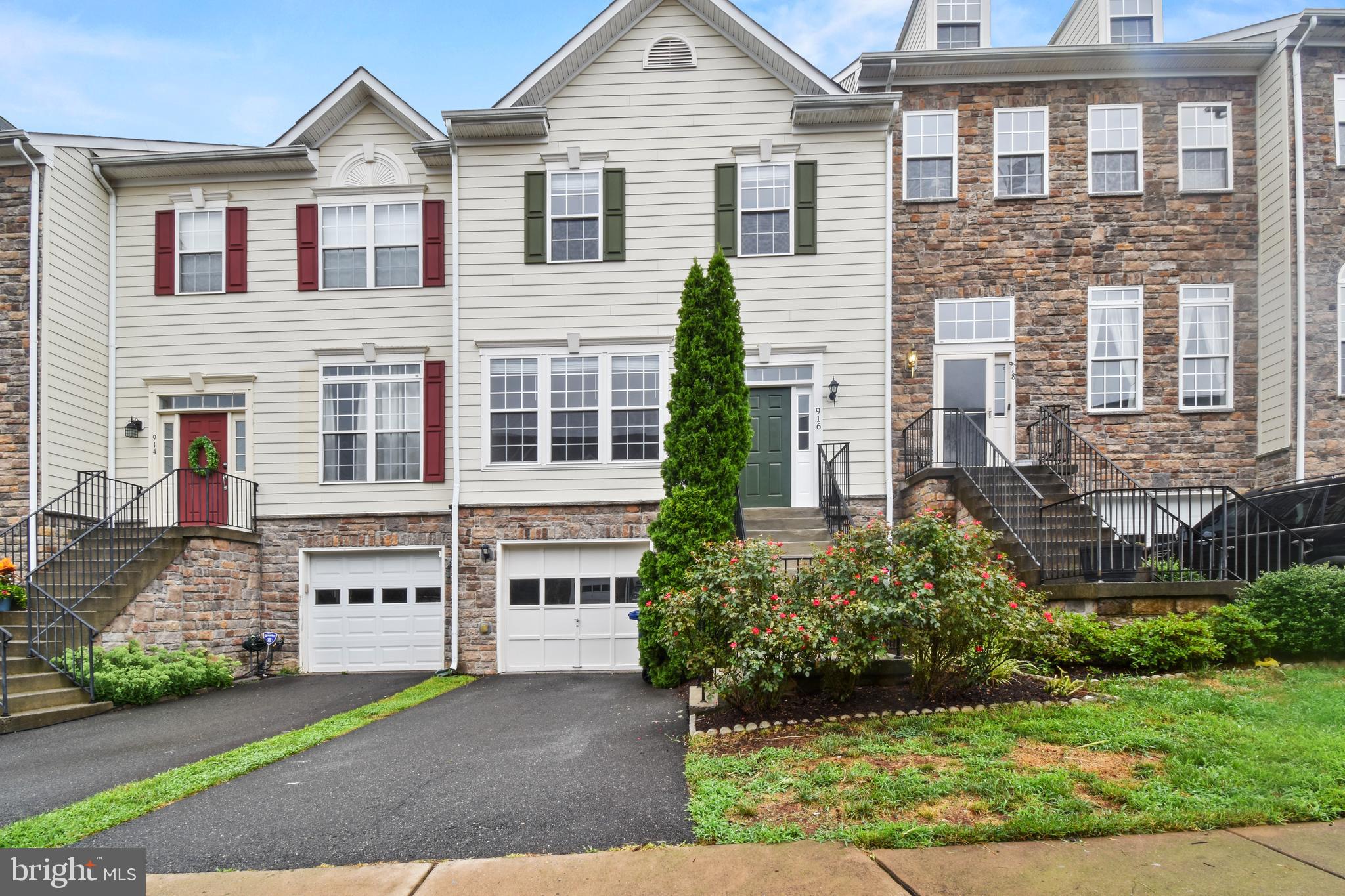 POTOMAC CROSSING - Residential