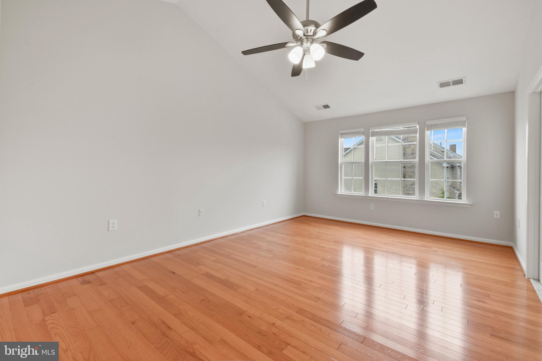 POTOMAC CROSSING - Residential