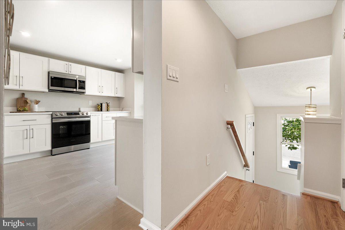 HILLCREST KNOLLS - Residential