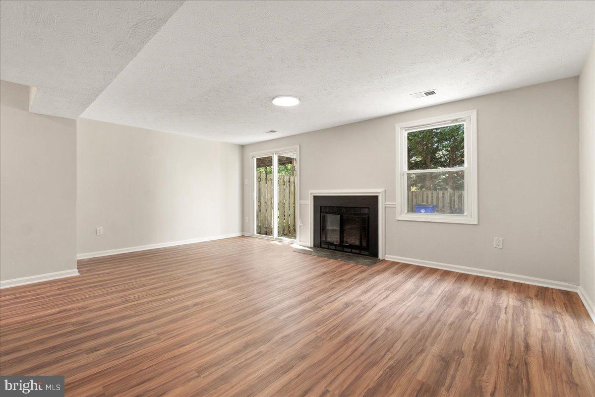 HILLCREST KNOLLS - Residential