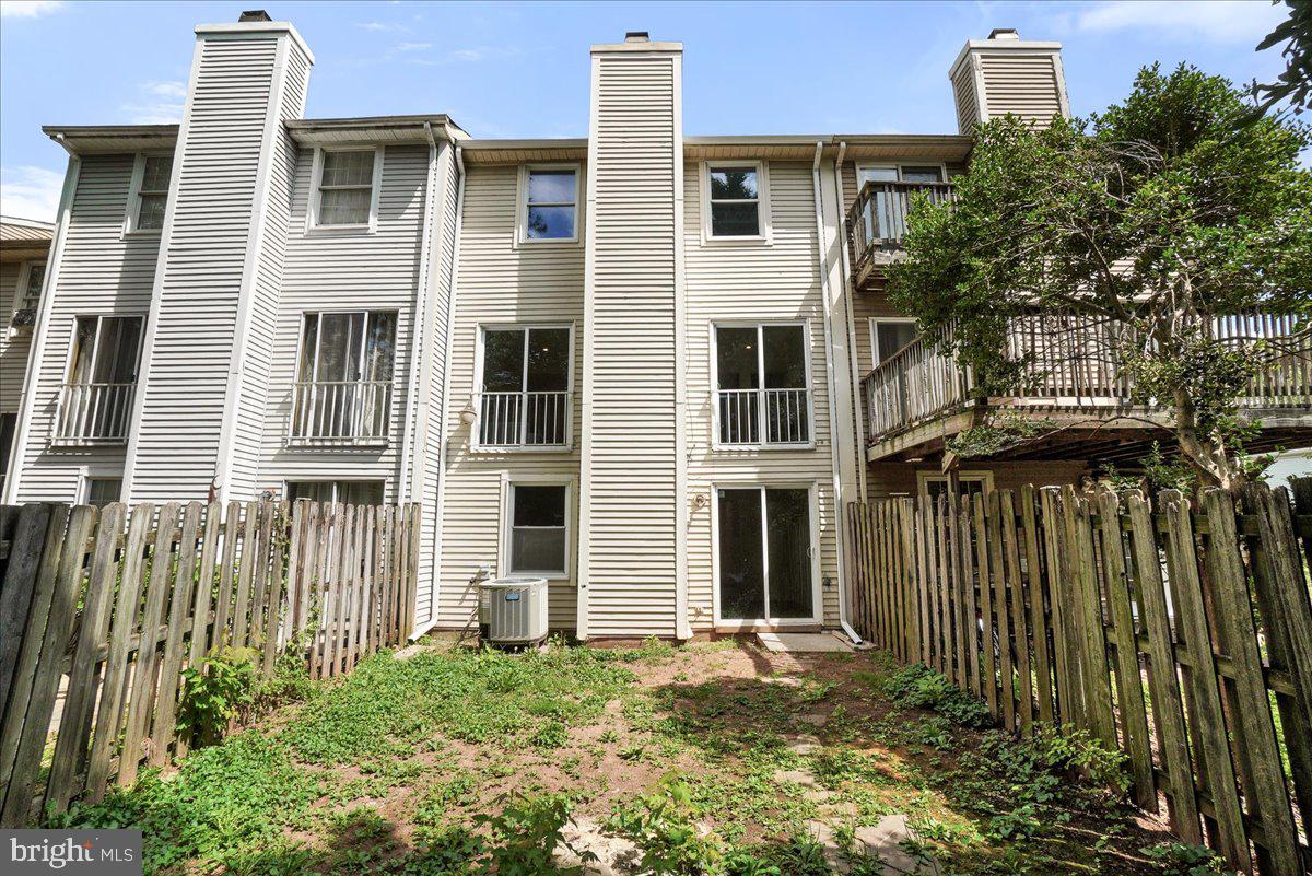 HILLCREST KNOLLS - Residential