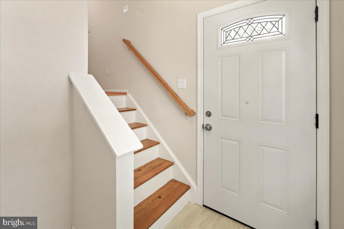 HILLCREST KNOLLS - Residential