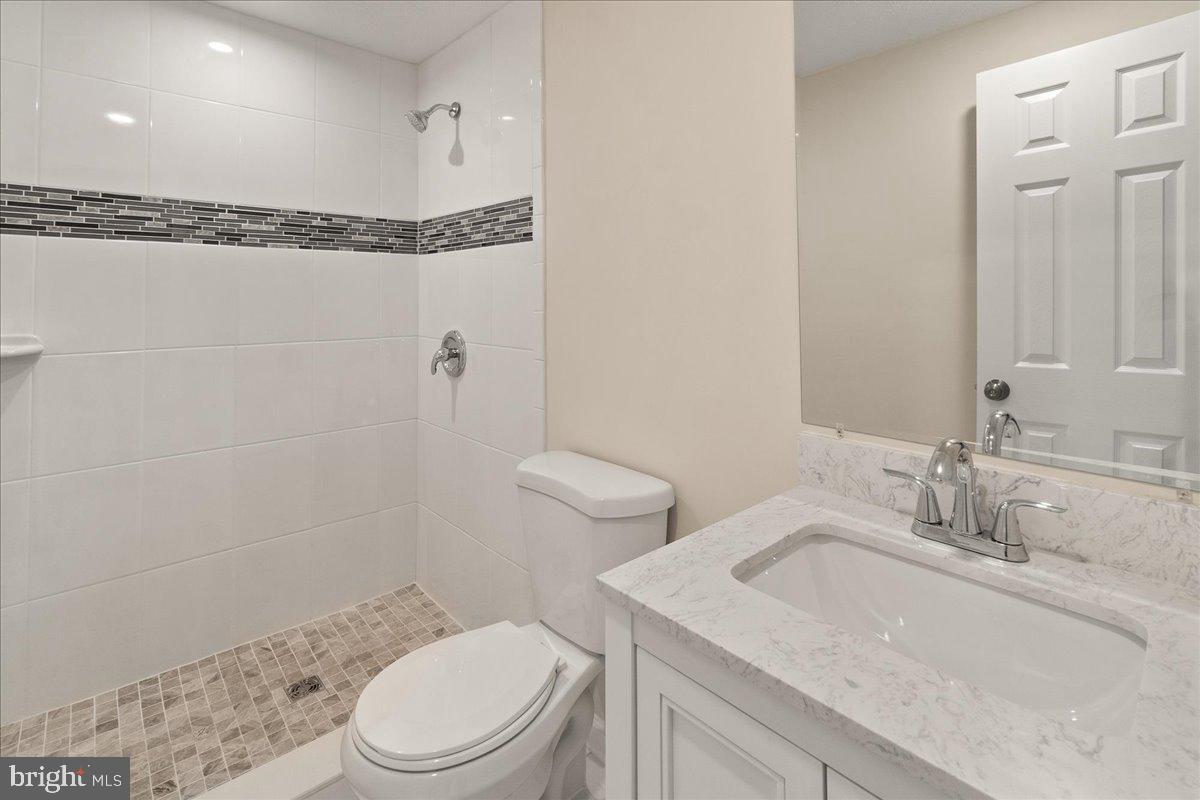 HILLCREST KNOLLS - Residential