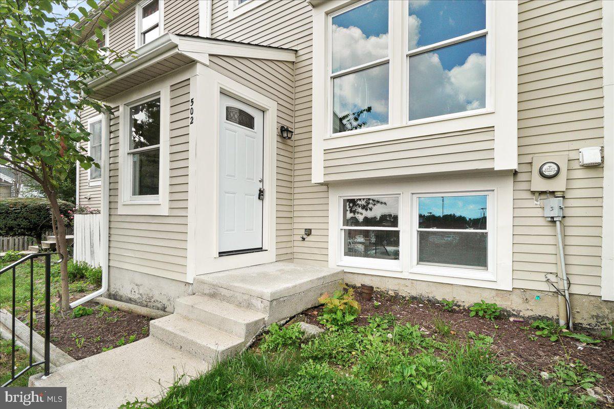 HILLCREST KNOLLS - Residential