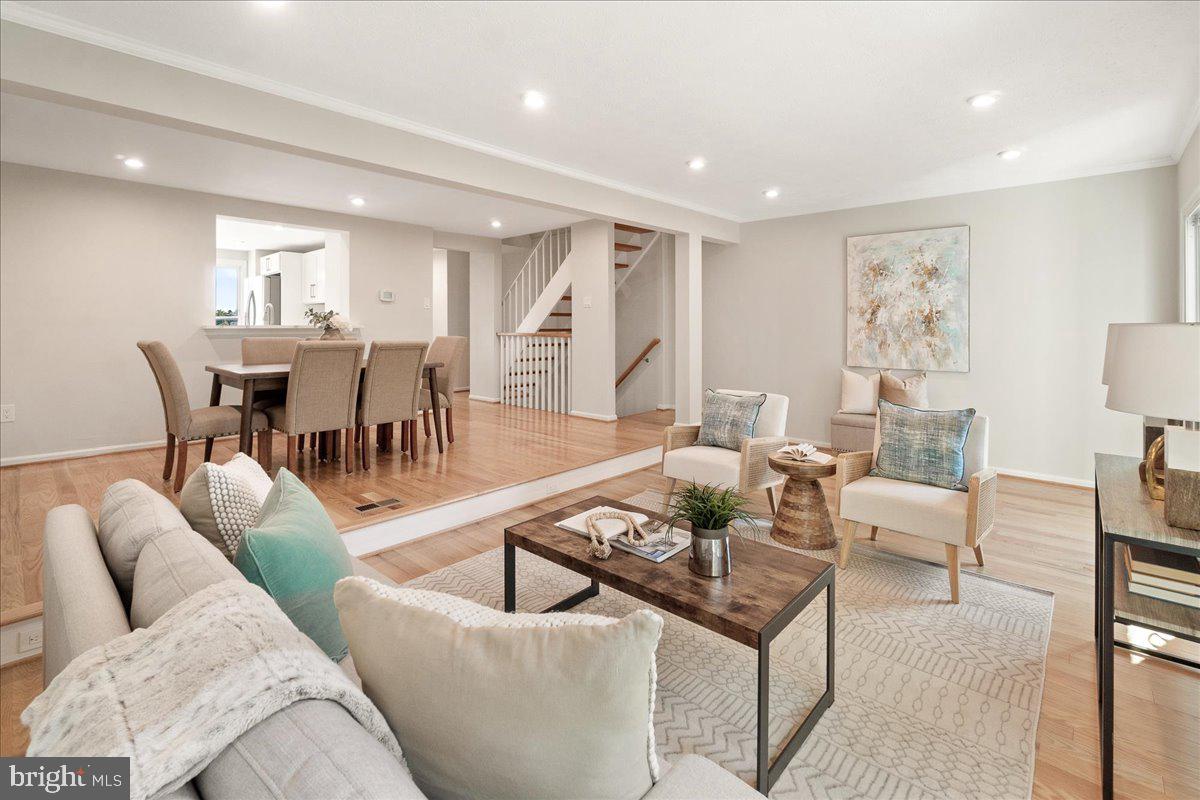 HILLCREST KNOLLS - Residential