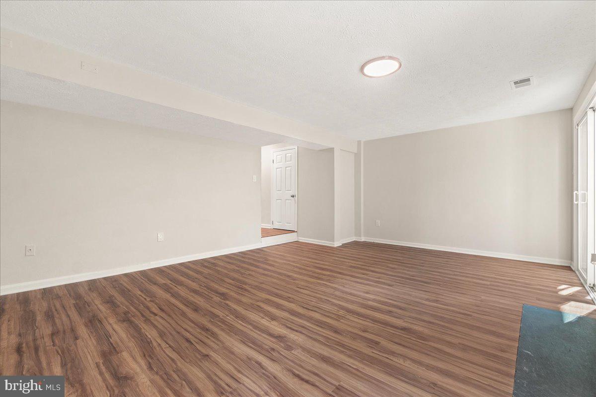 HILLCREST KNOLLS - Residential