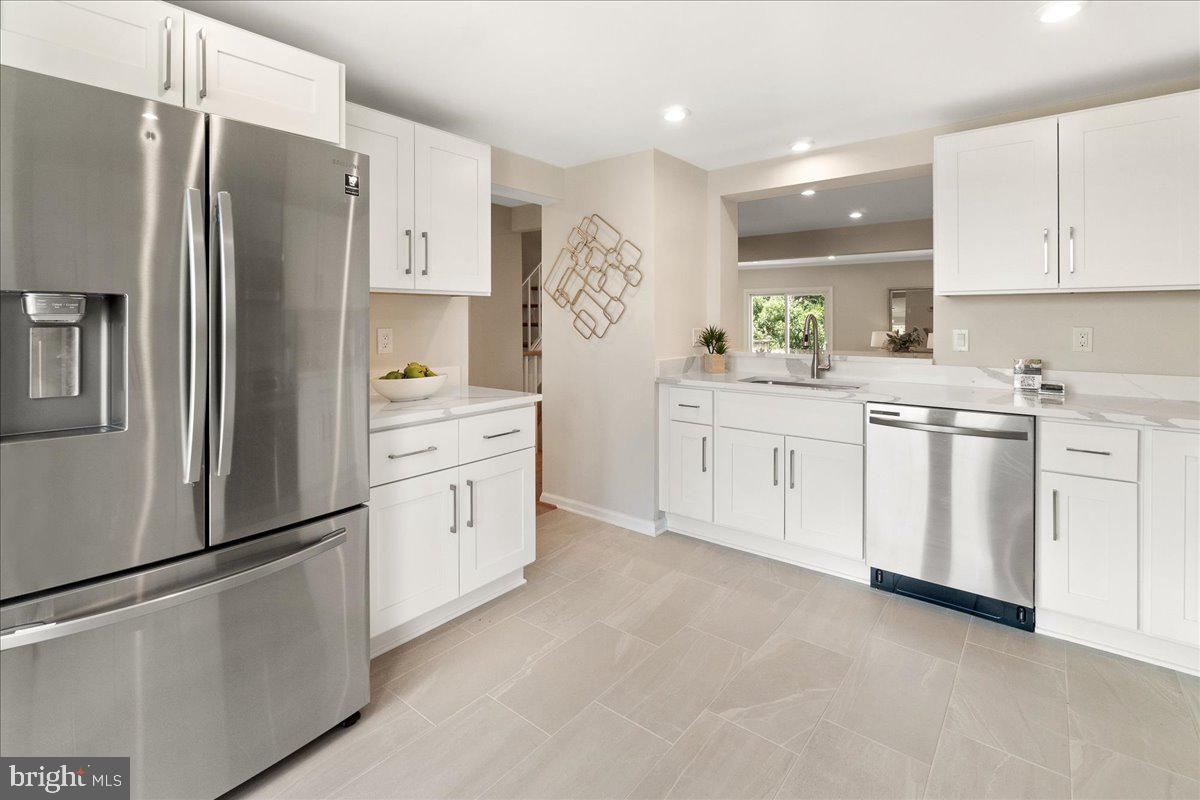 HILLCREST KNOLLS - Residential