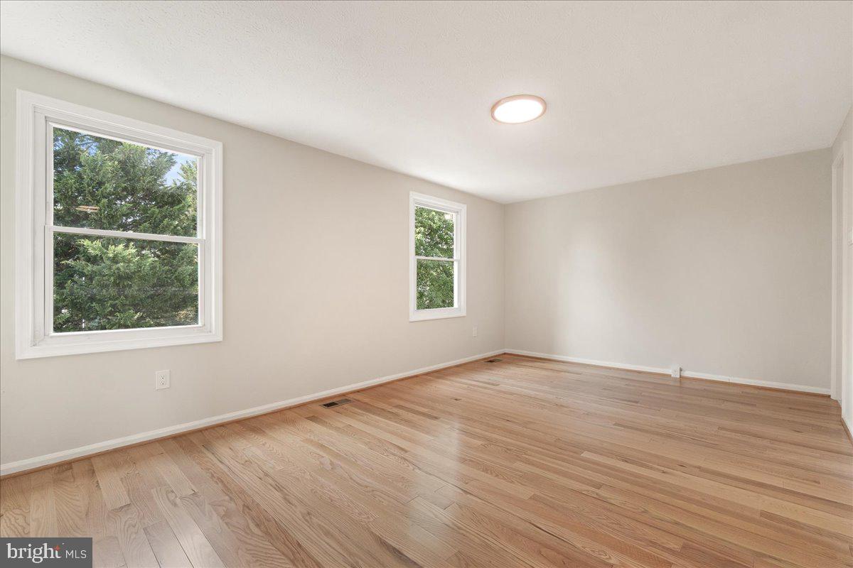 HILLCREST KNOLLS - Residential