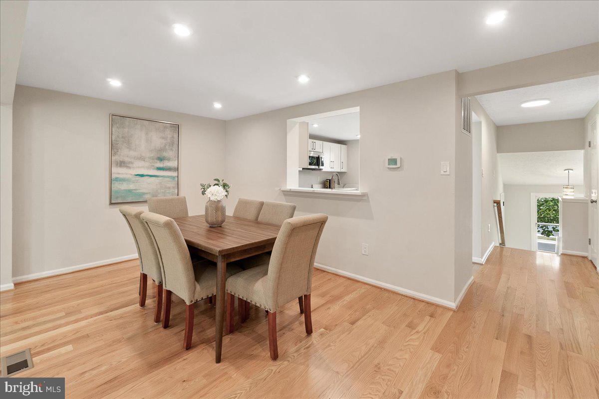 HILLCREST KNOLLS - Residential